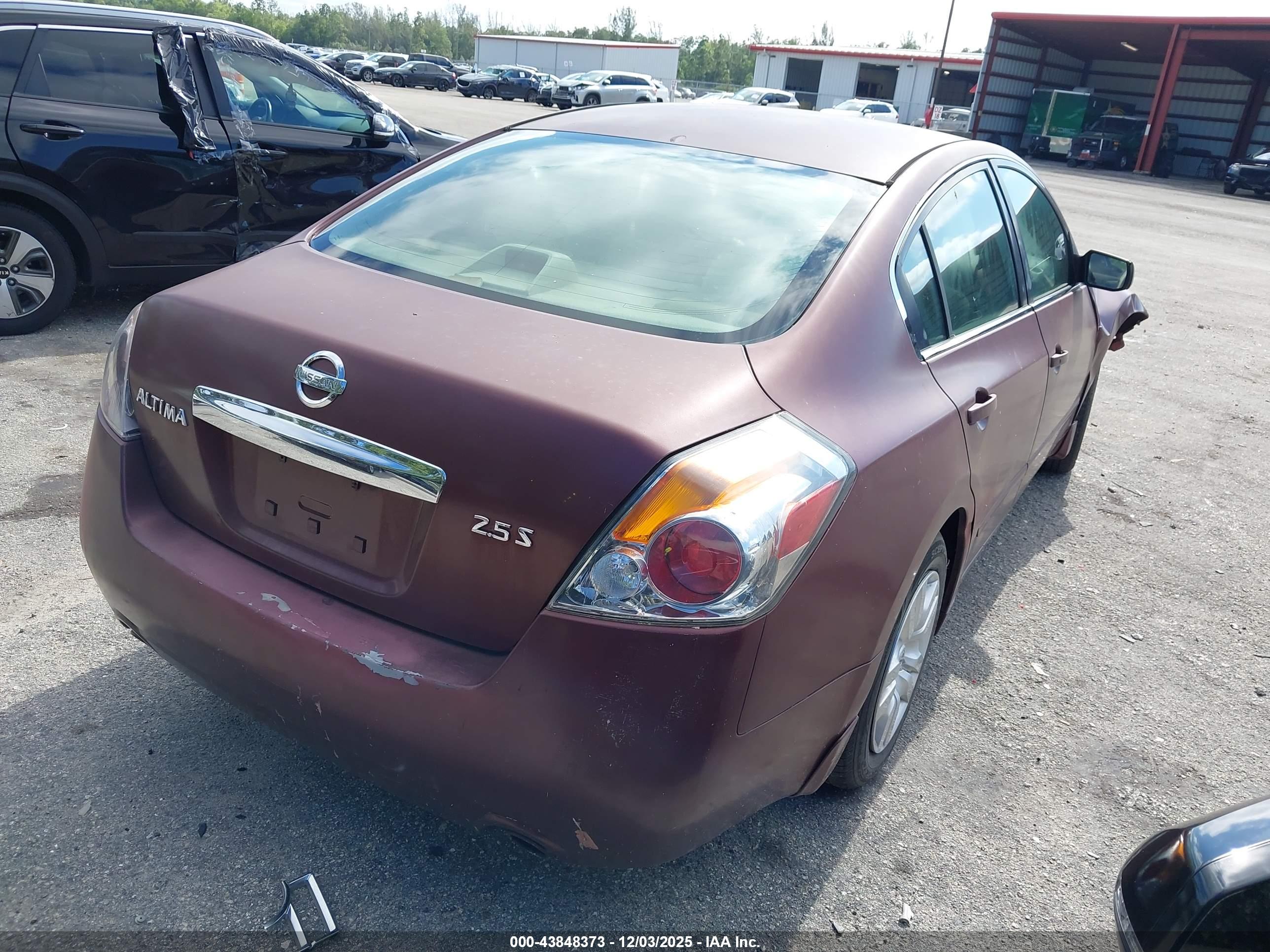 NISSAN ALTIMA image 4