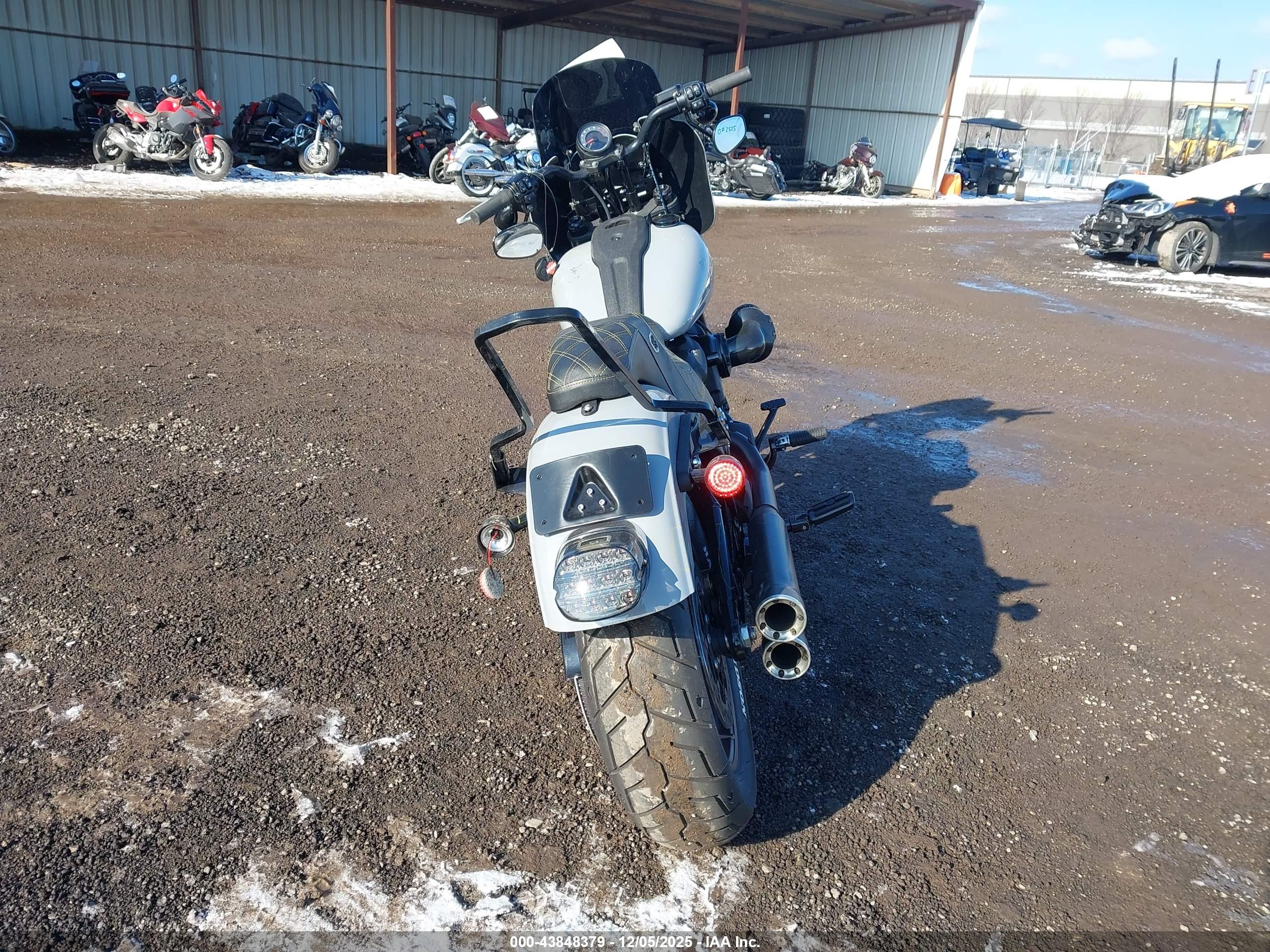 HARLEY-DAVIDSON FXLRS image 6