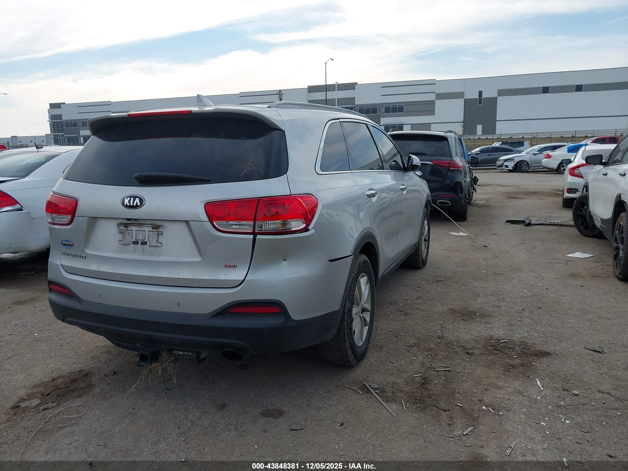 KIA SORENTO image 4