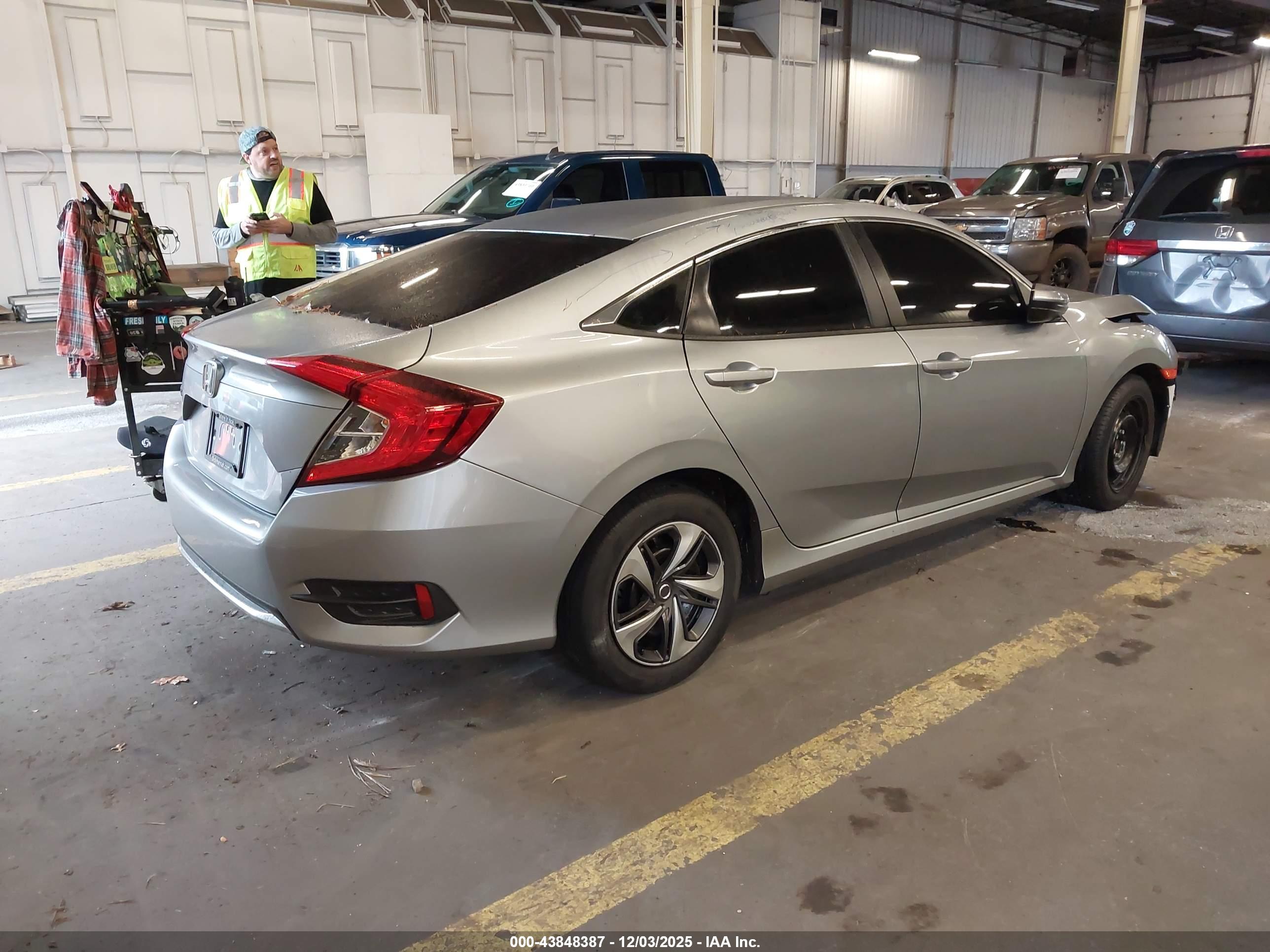 HONDA CIVIC image 4