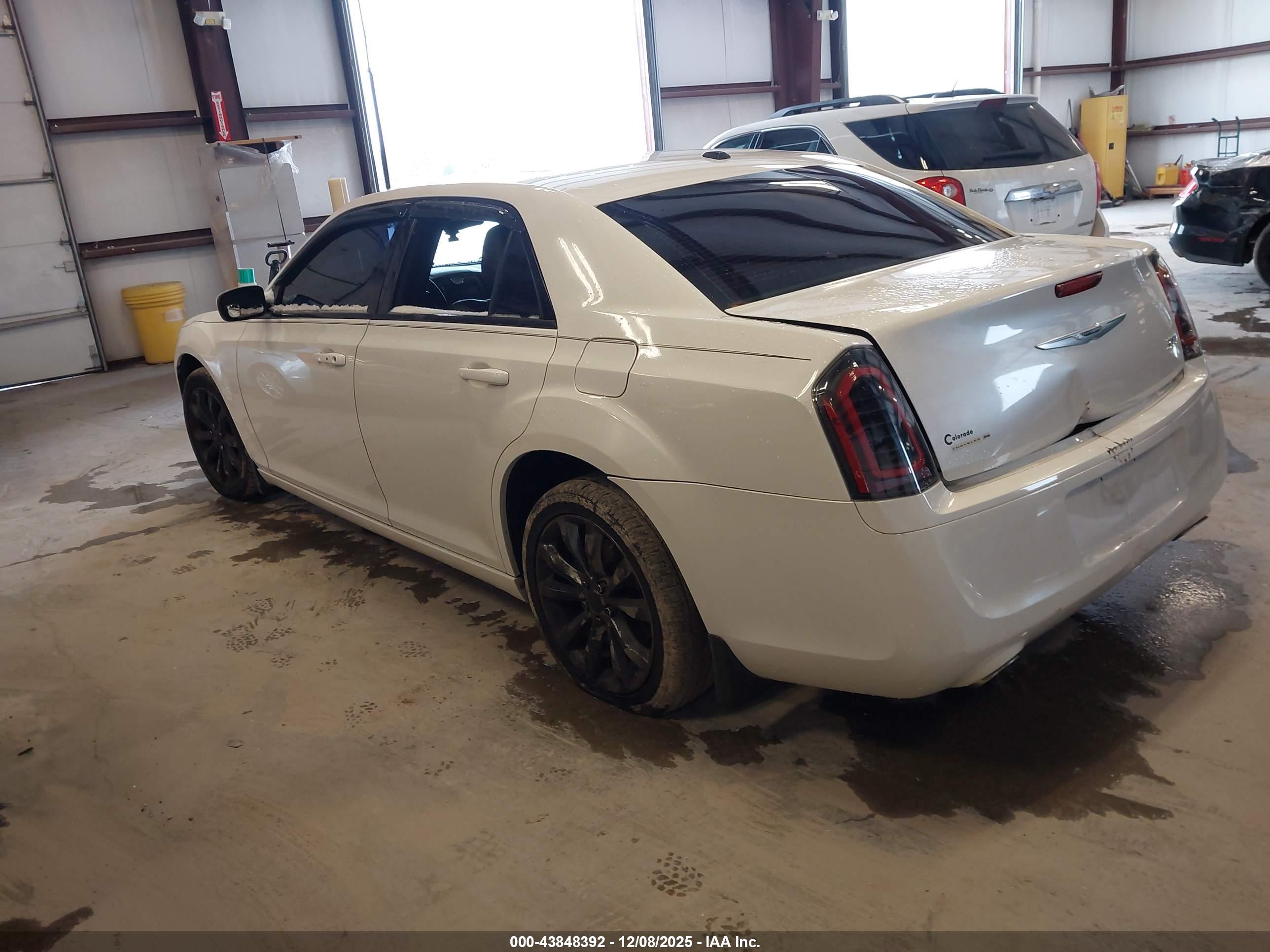 CHRYSLER 300 image 3