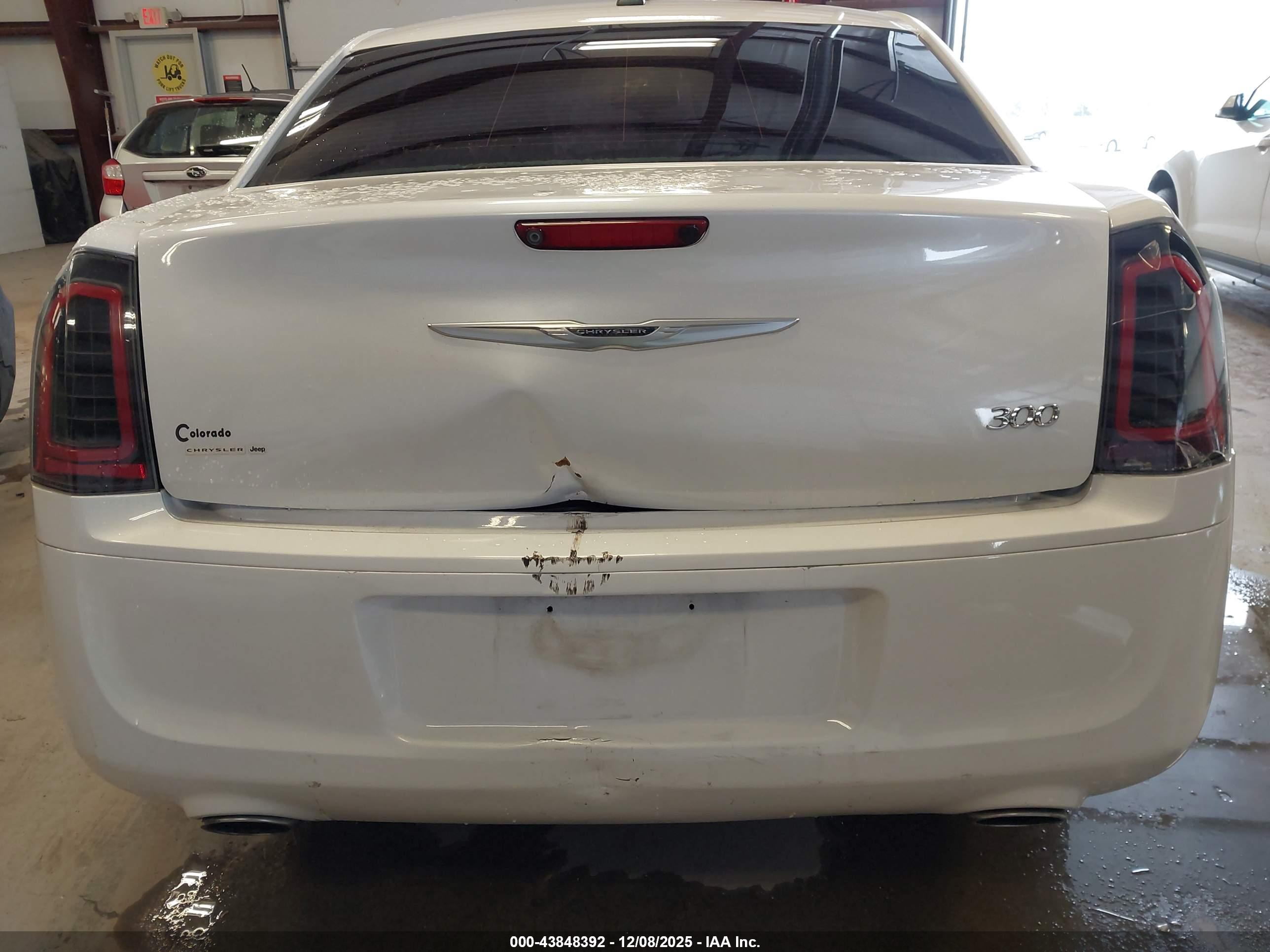 CHRYSLER 300 image 6