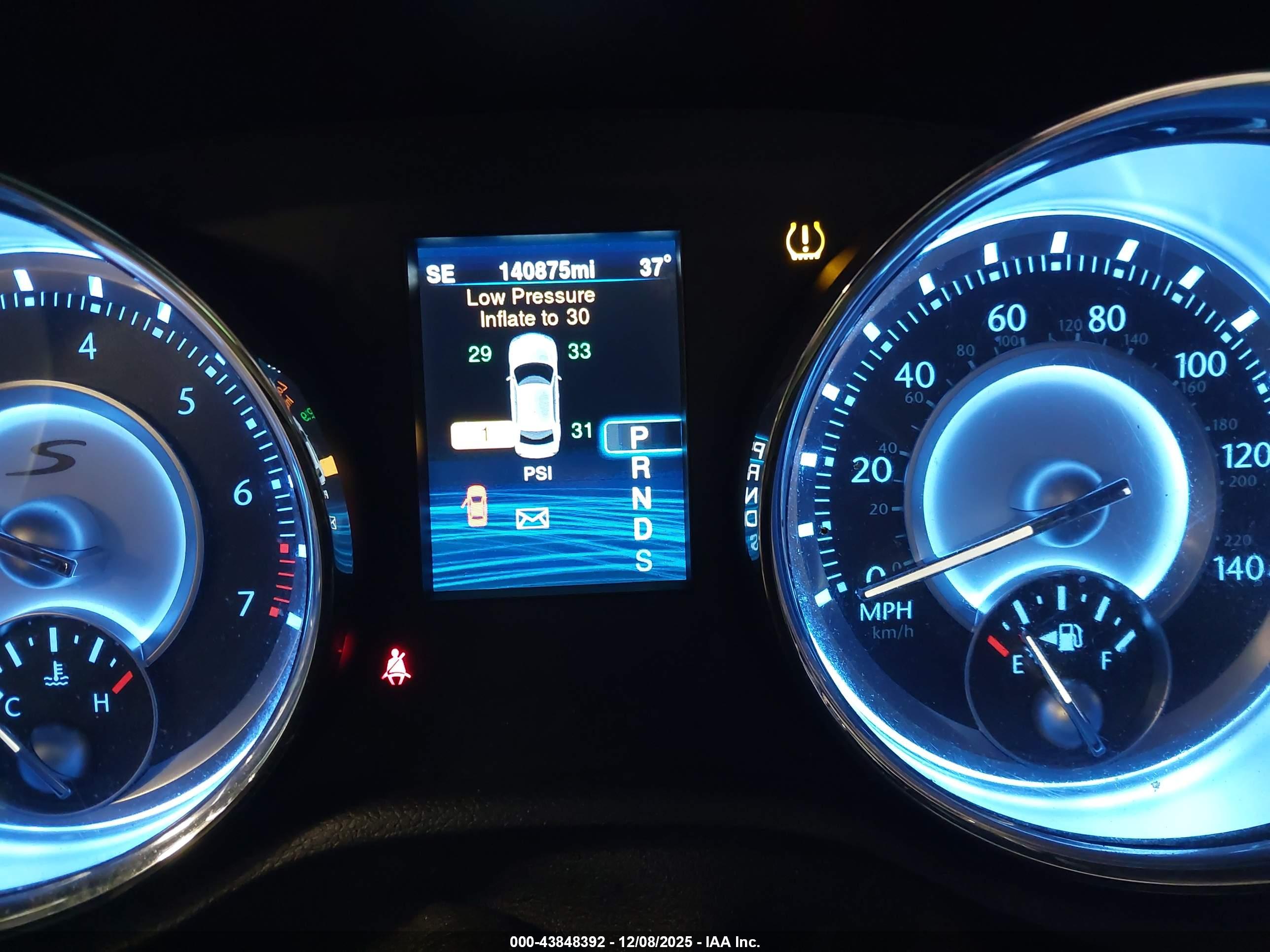 CHRYSLER 300 image 7