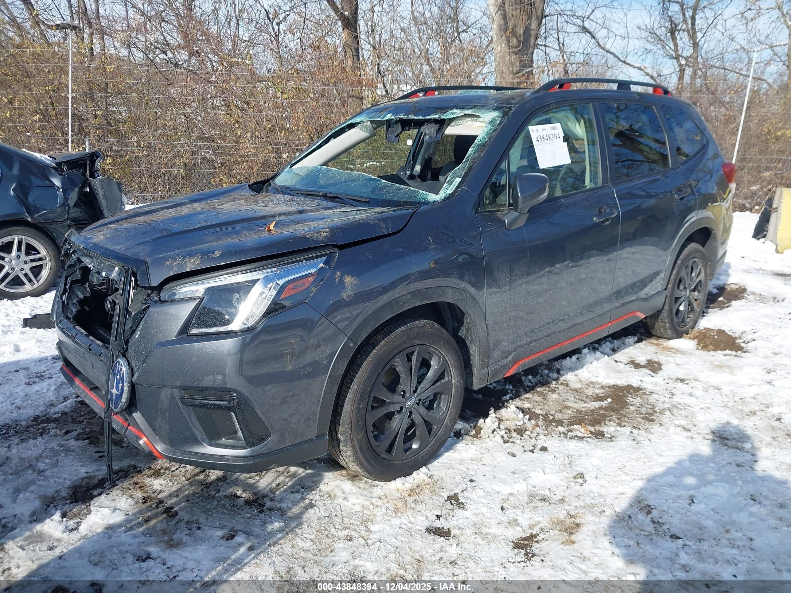 SUBARU FORESTER image 2