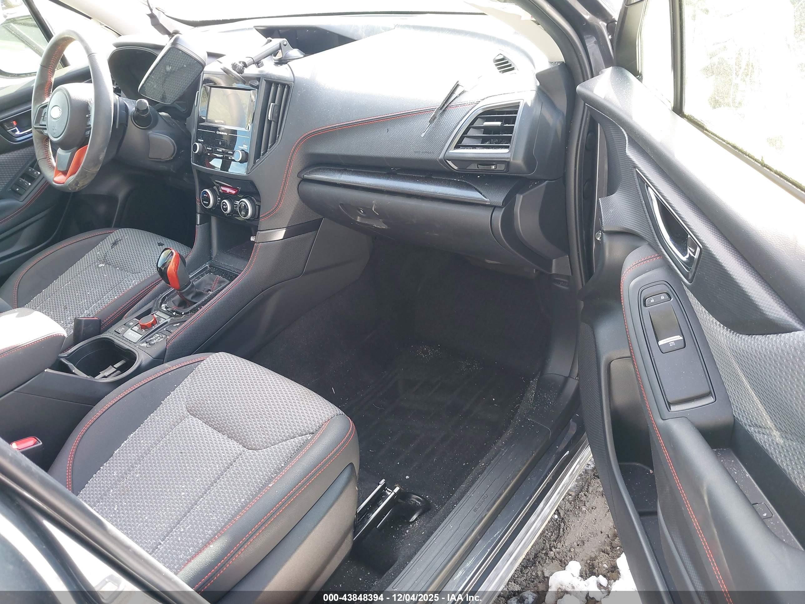 SUBARU FORESTER image 5