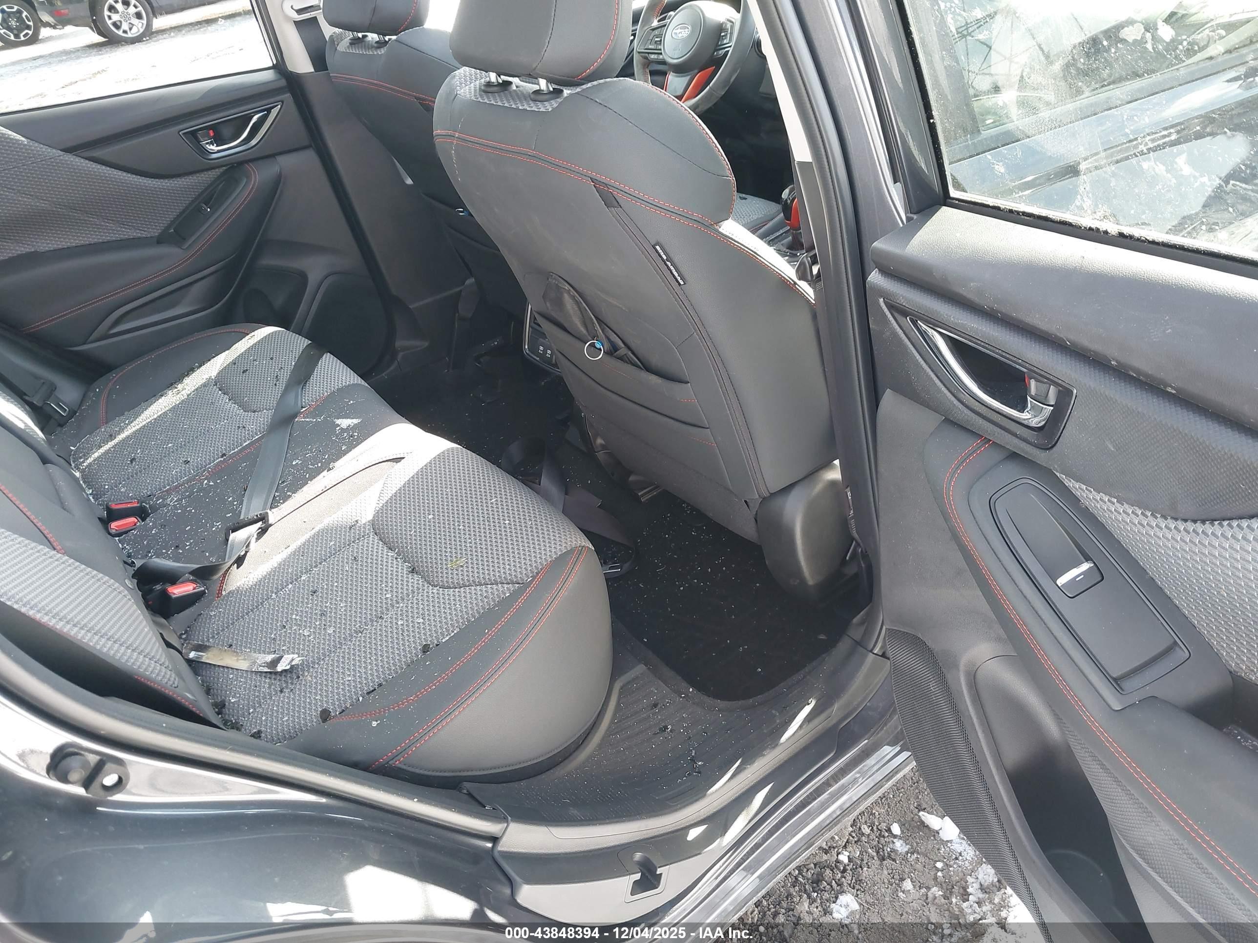 SUBARU FORESTER image 8