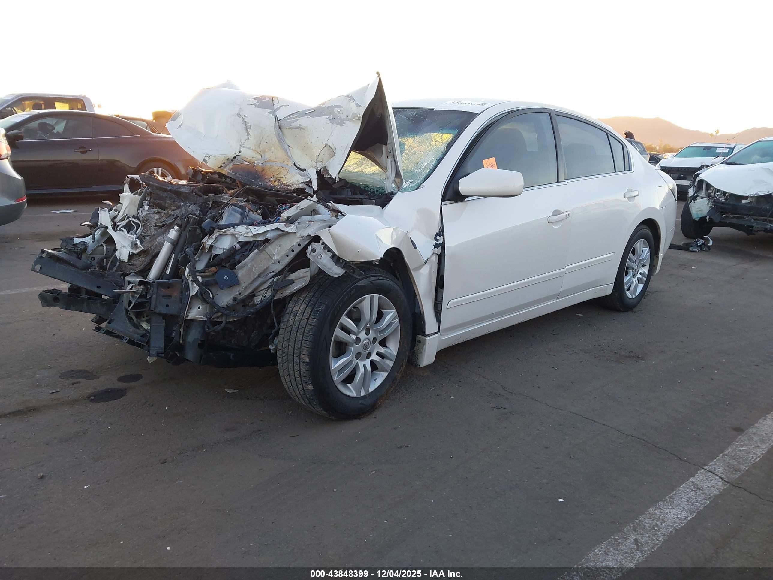 NISSAN ALTIMA image 2
