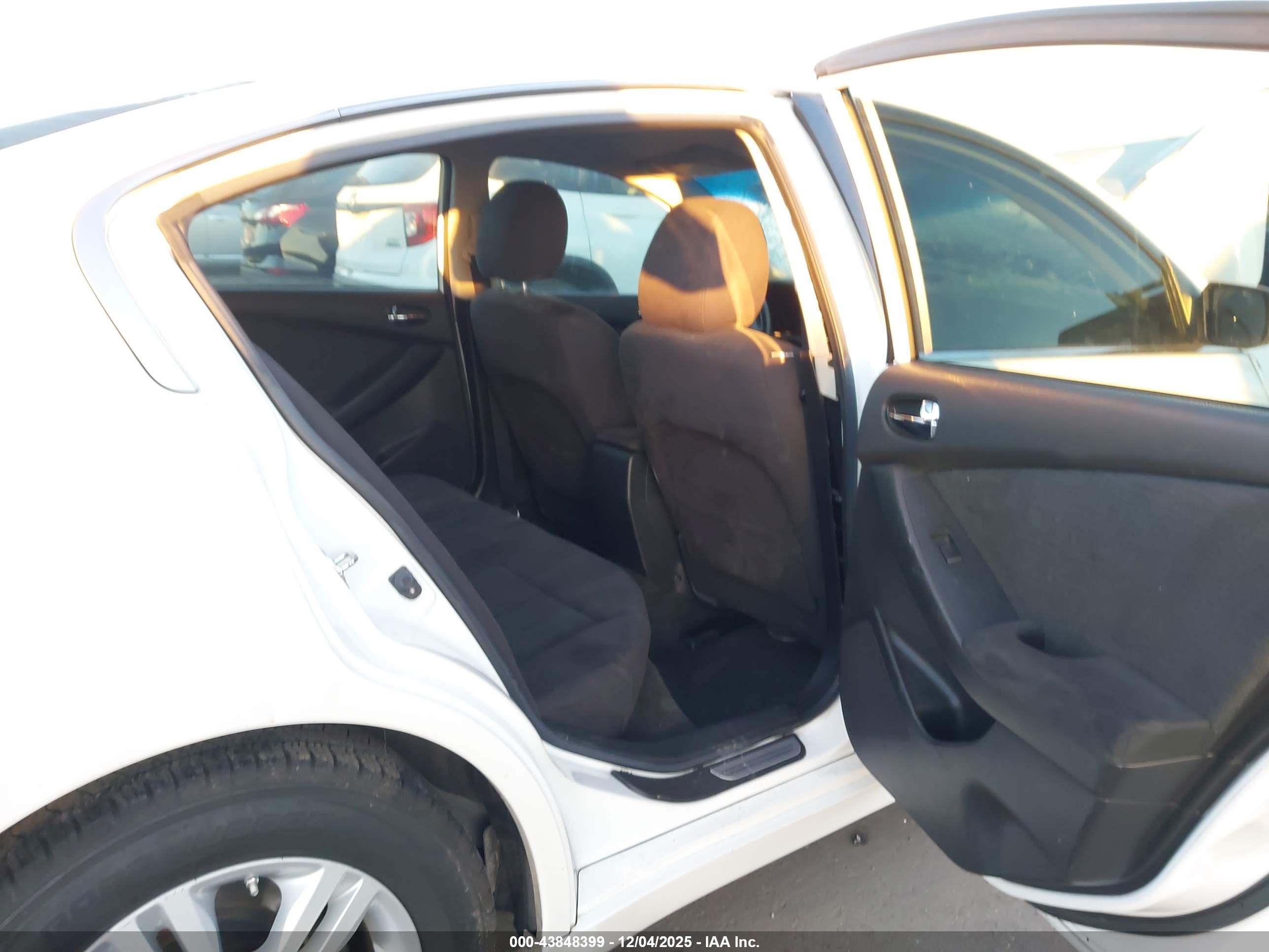 NISSAN ALTIMA image 8