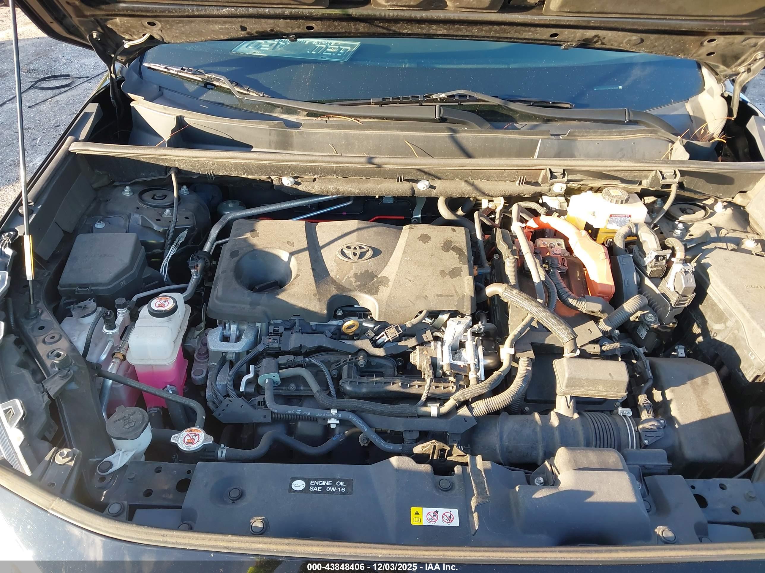TOYOTA RAV4 image 10