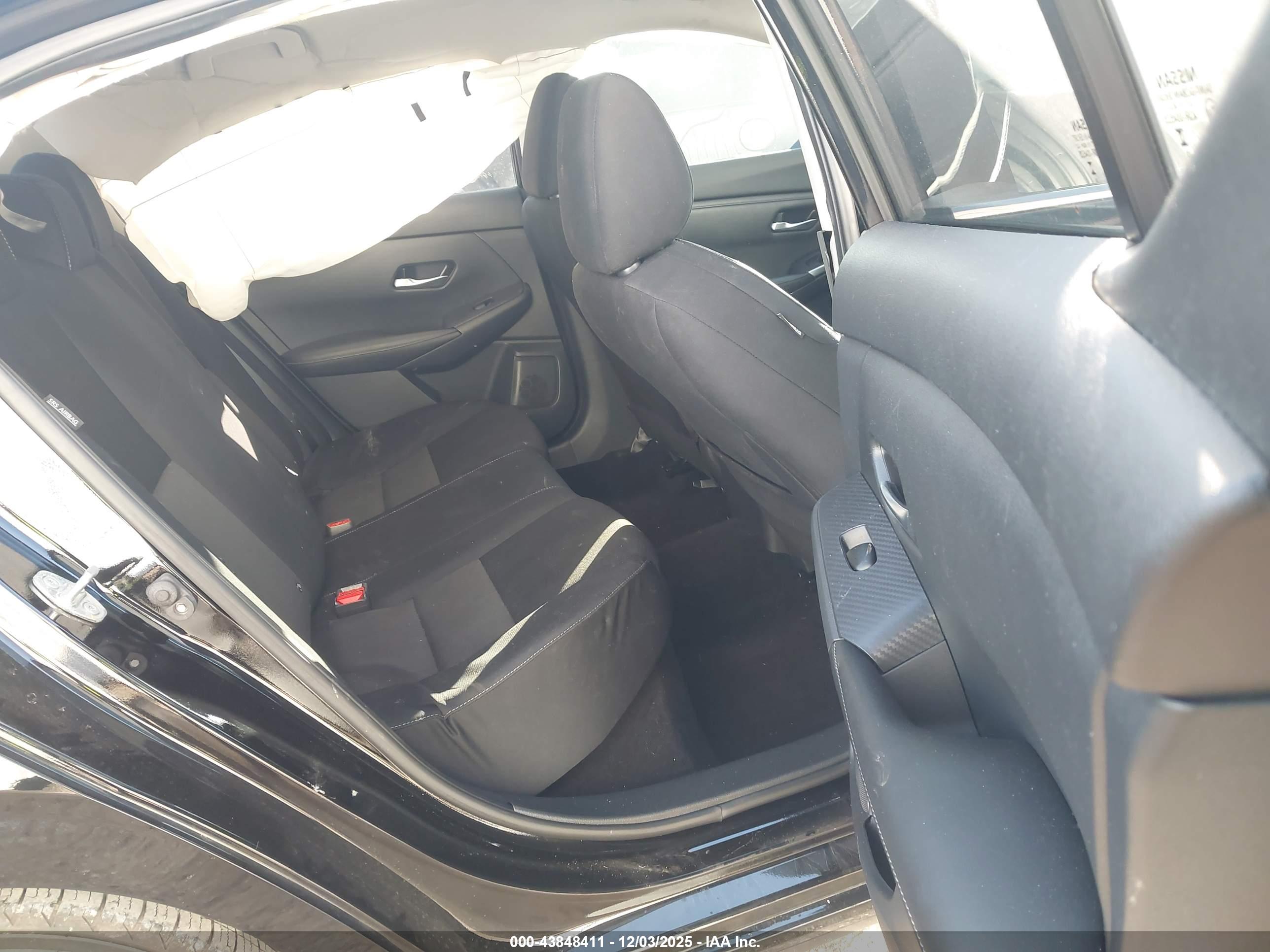 NISSAN SENTRA image 8