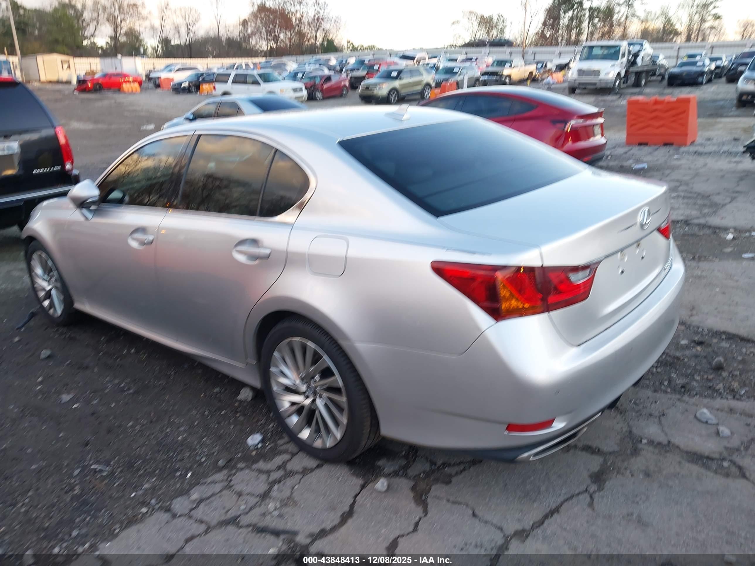 LEXUS GS image 3