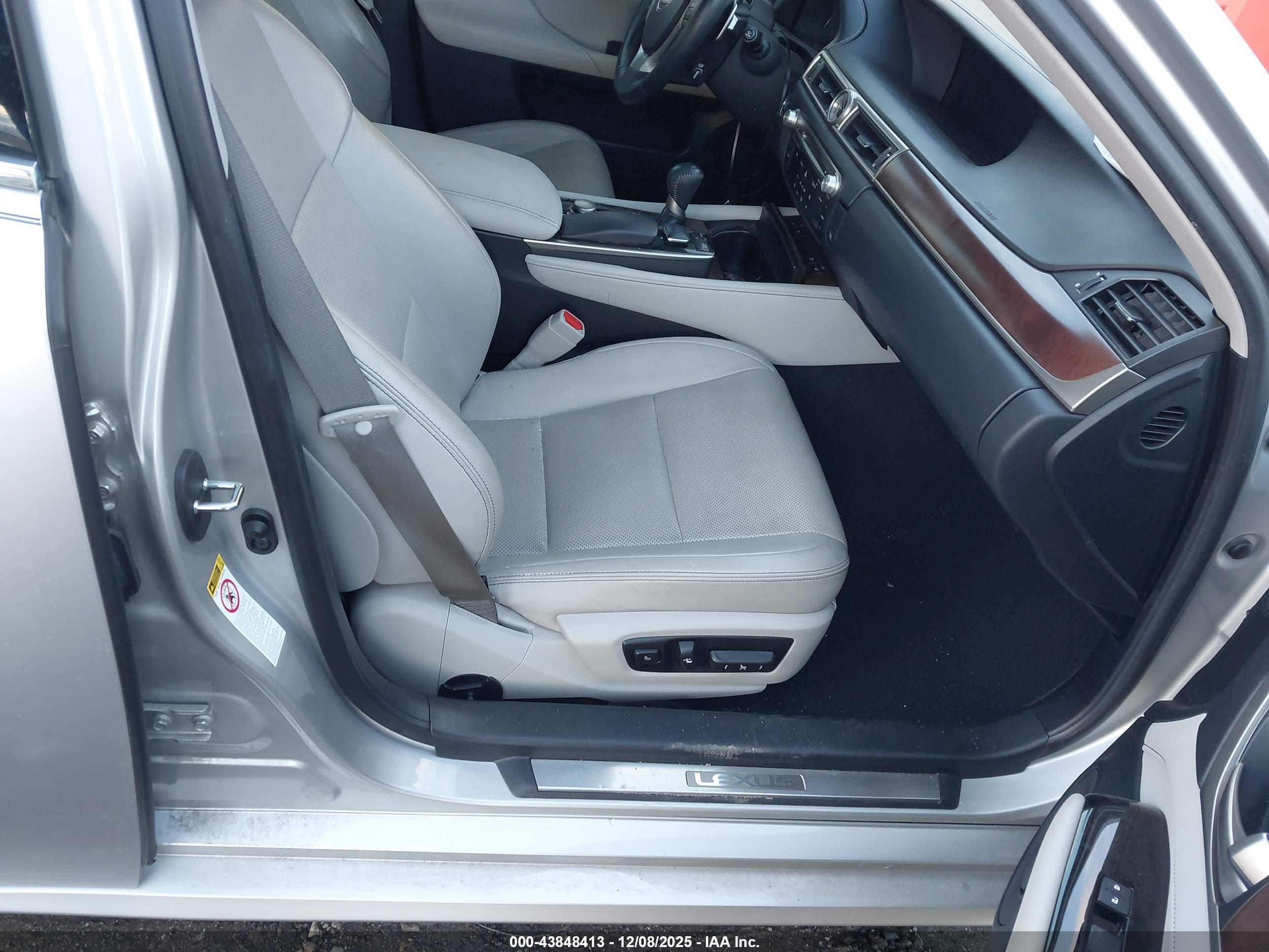 LEXUS GS image 5