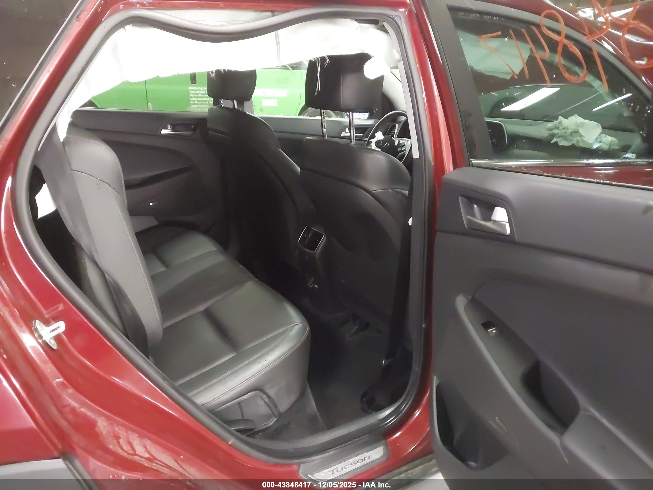 HYUNDAI TUCSON image 8