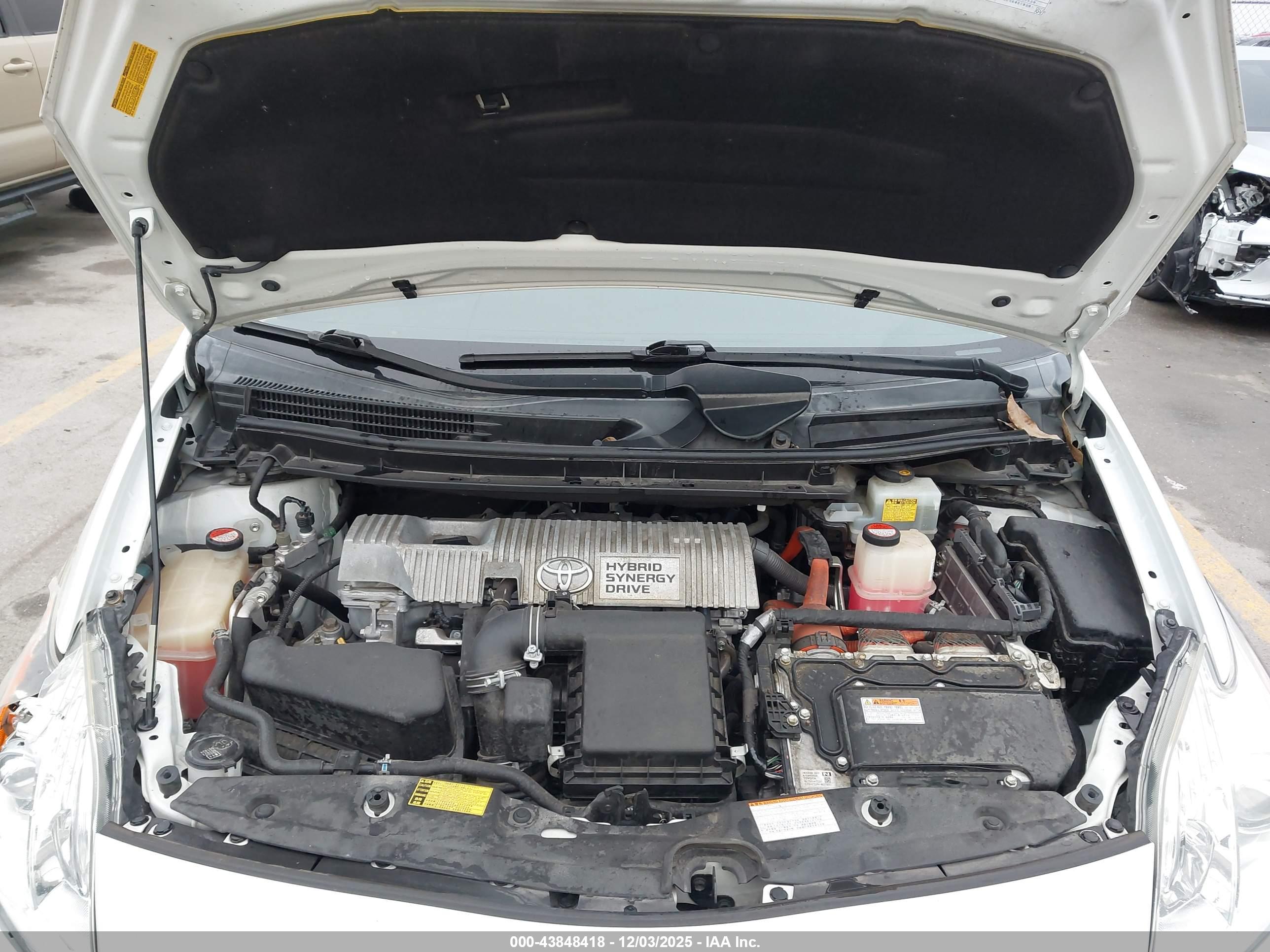 TOYOTA PRIUS image 10
