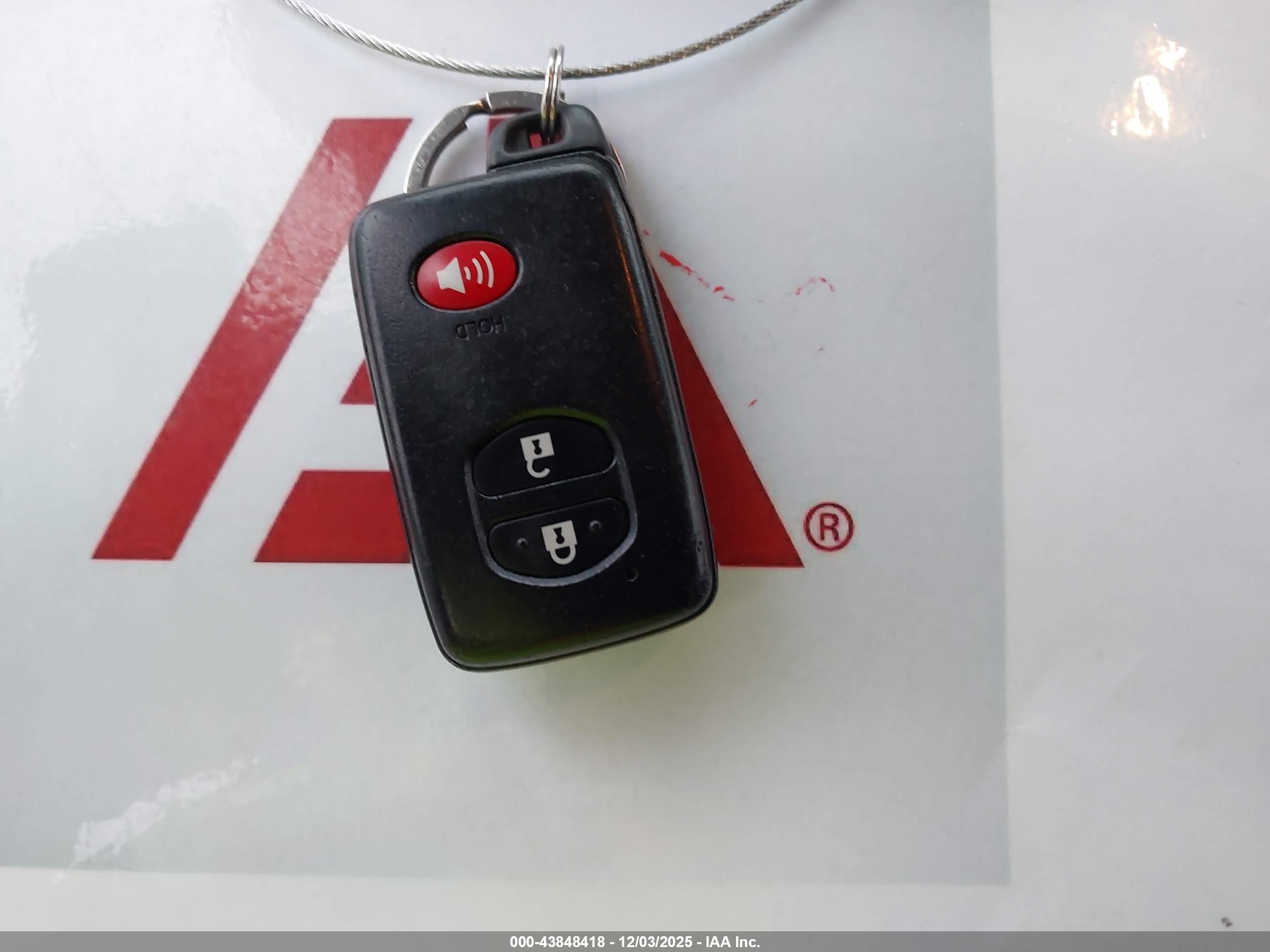 TOYOTA PRIUS image 11