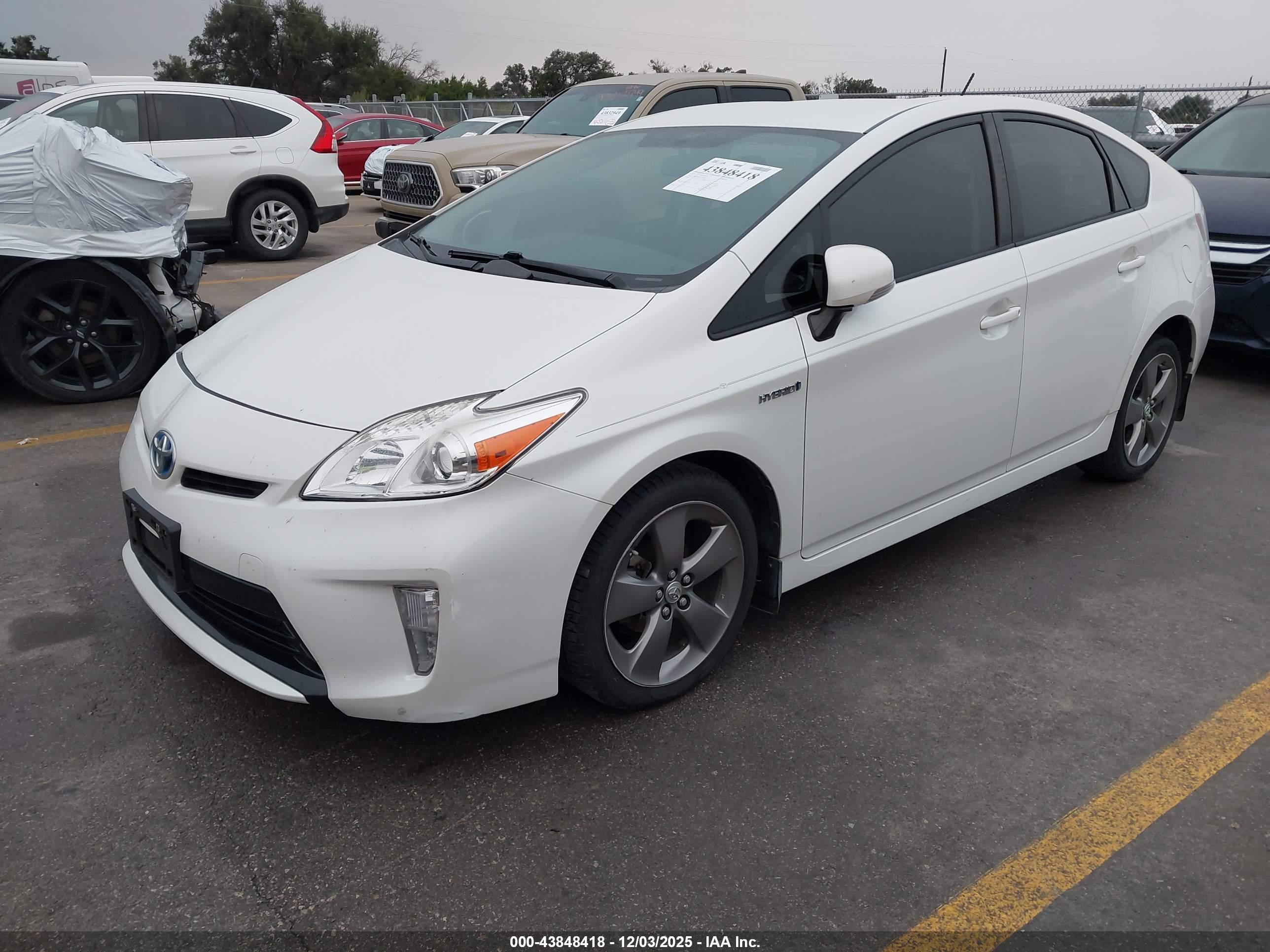TOYOTA PRIUS image 2
