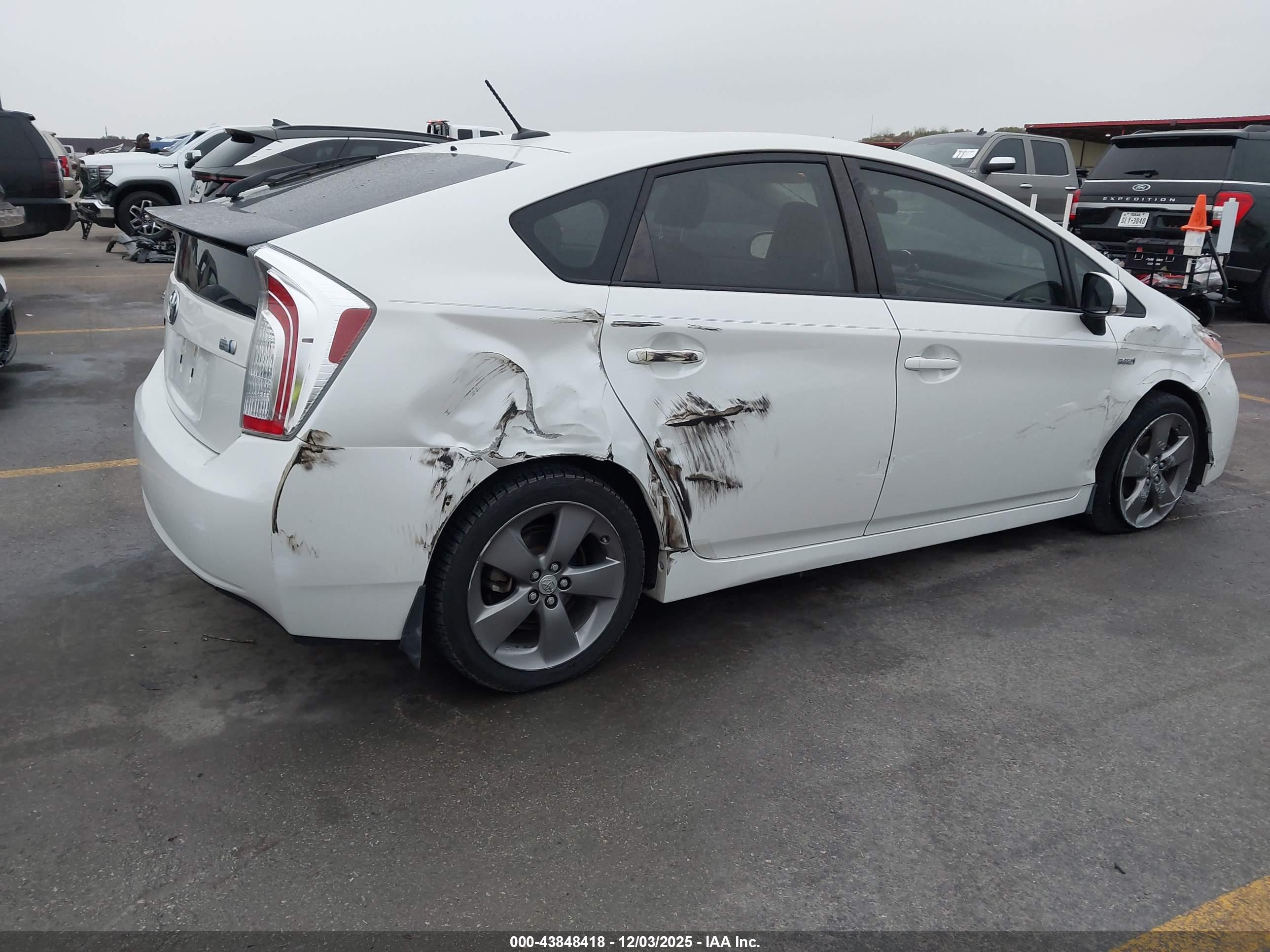 TOYOTA PRIUS image 6