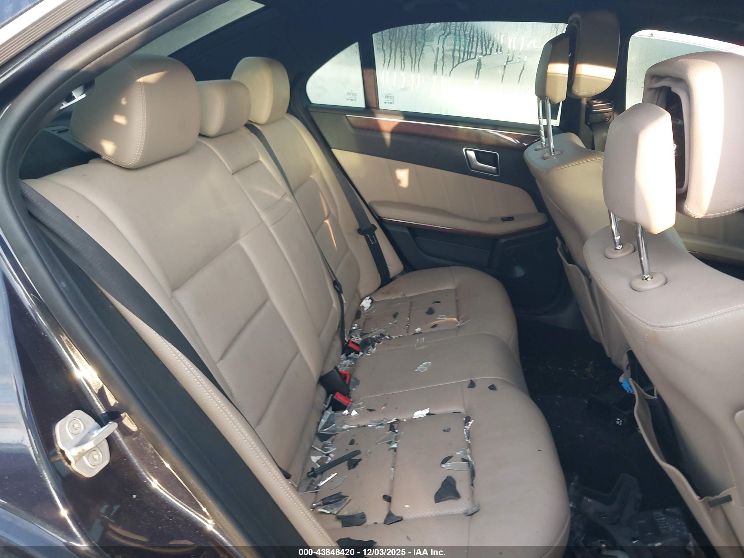 MERCEDES-BENZ E image 8
