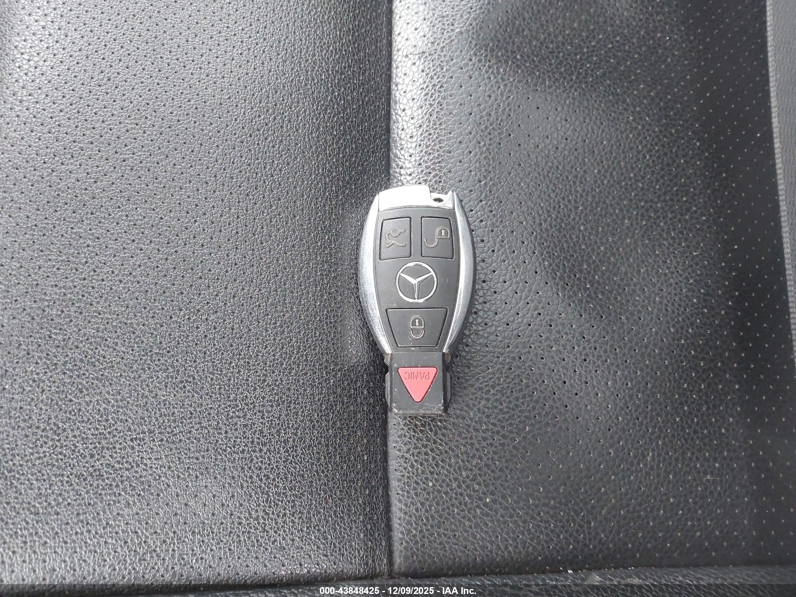 MERCEDES-BENZ GLK image 11