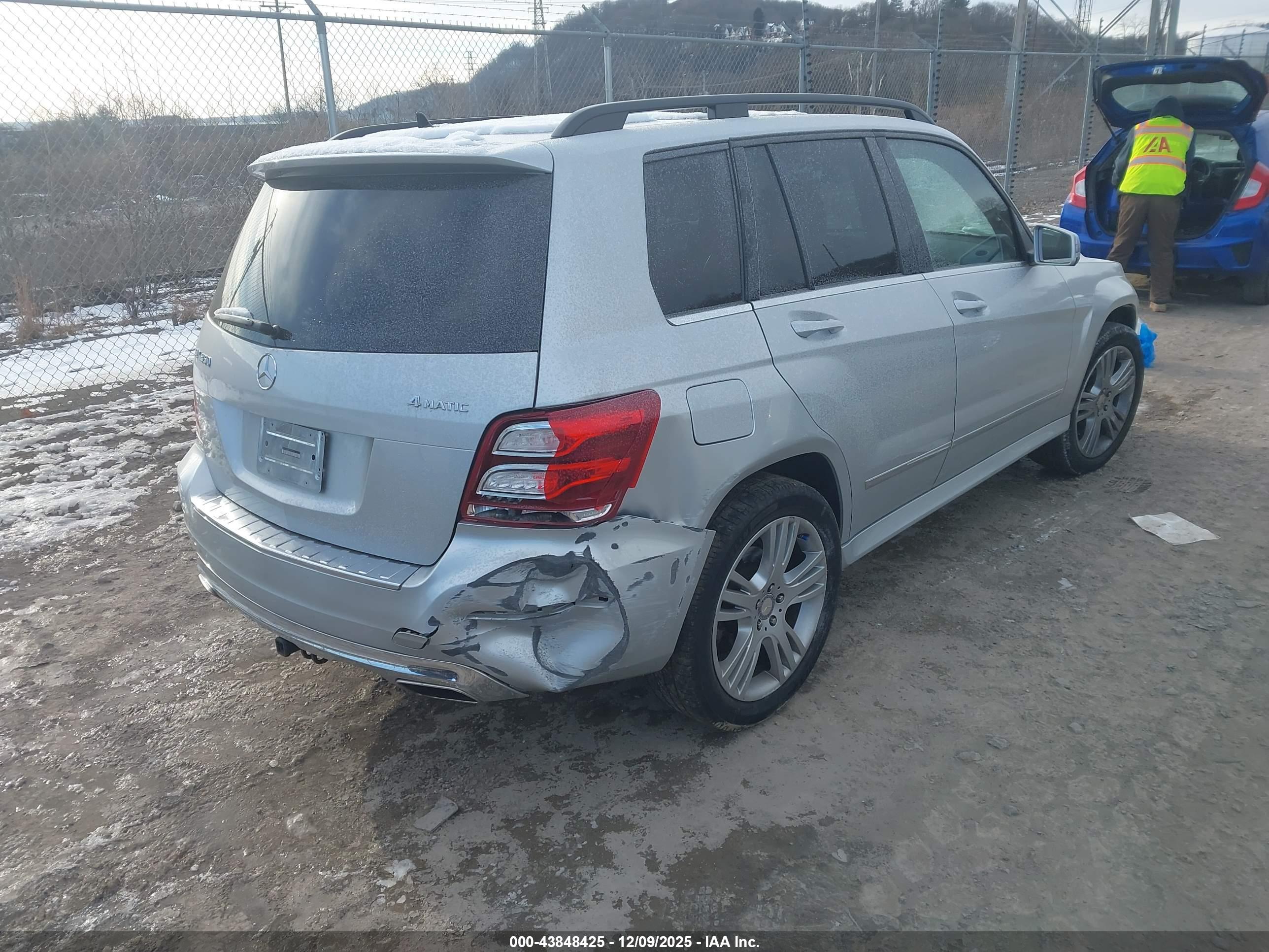 MERCEDES-BENZ GLK image 4