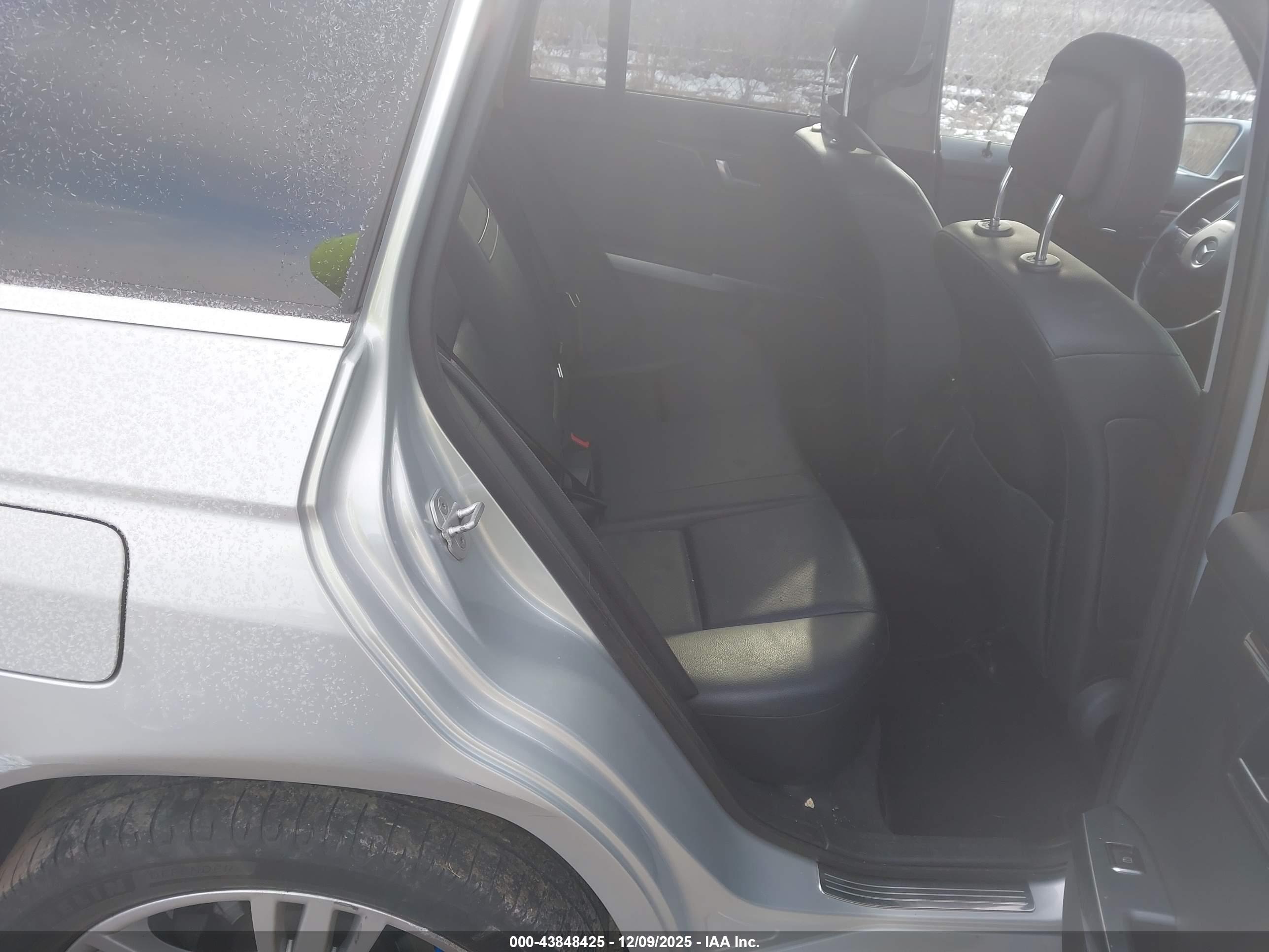 MERCEDES-BENZ GLK image 8