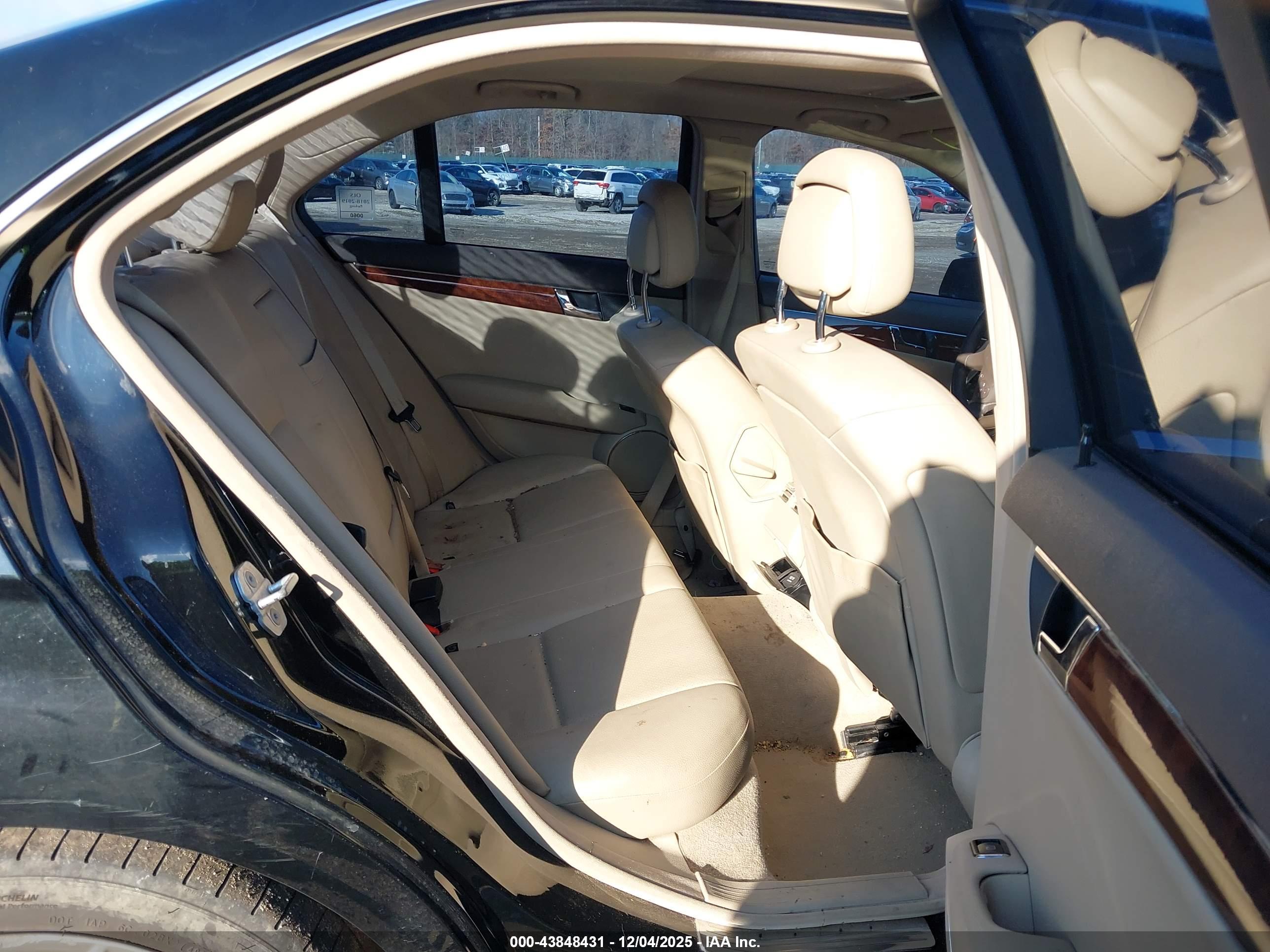 MERCEDES-BENZ C image 8