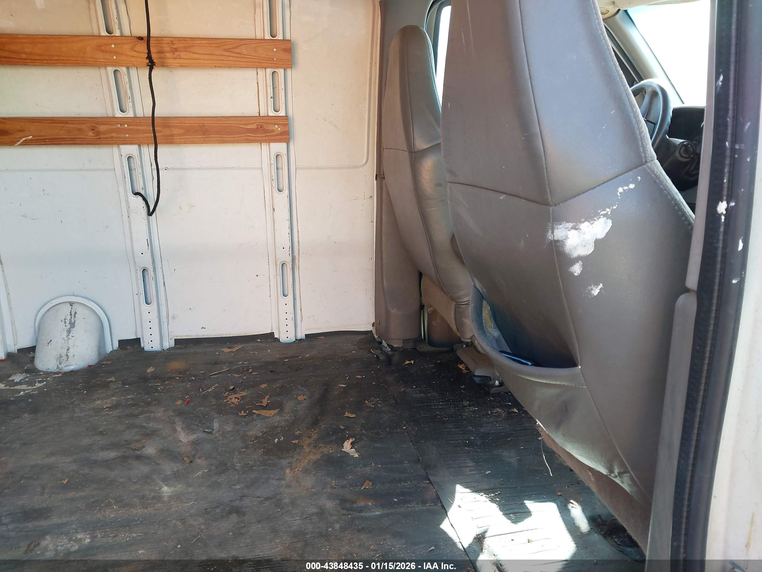 GMC SAVANA image 8