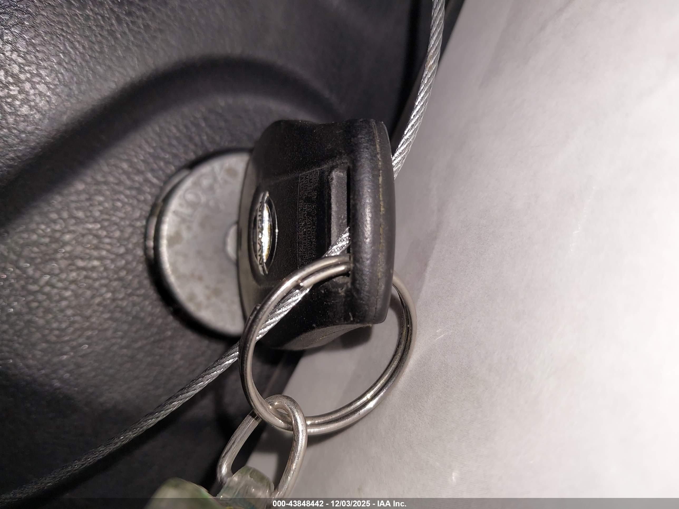 NISSAN VERSA image 11