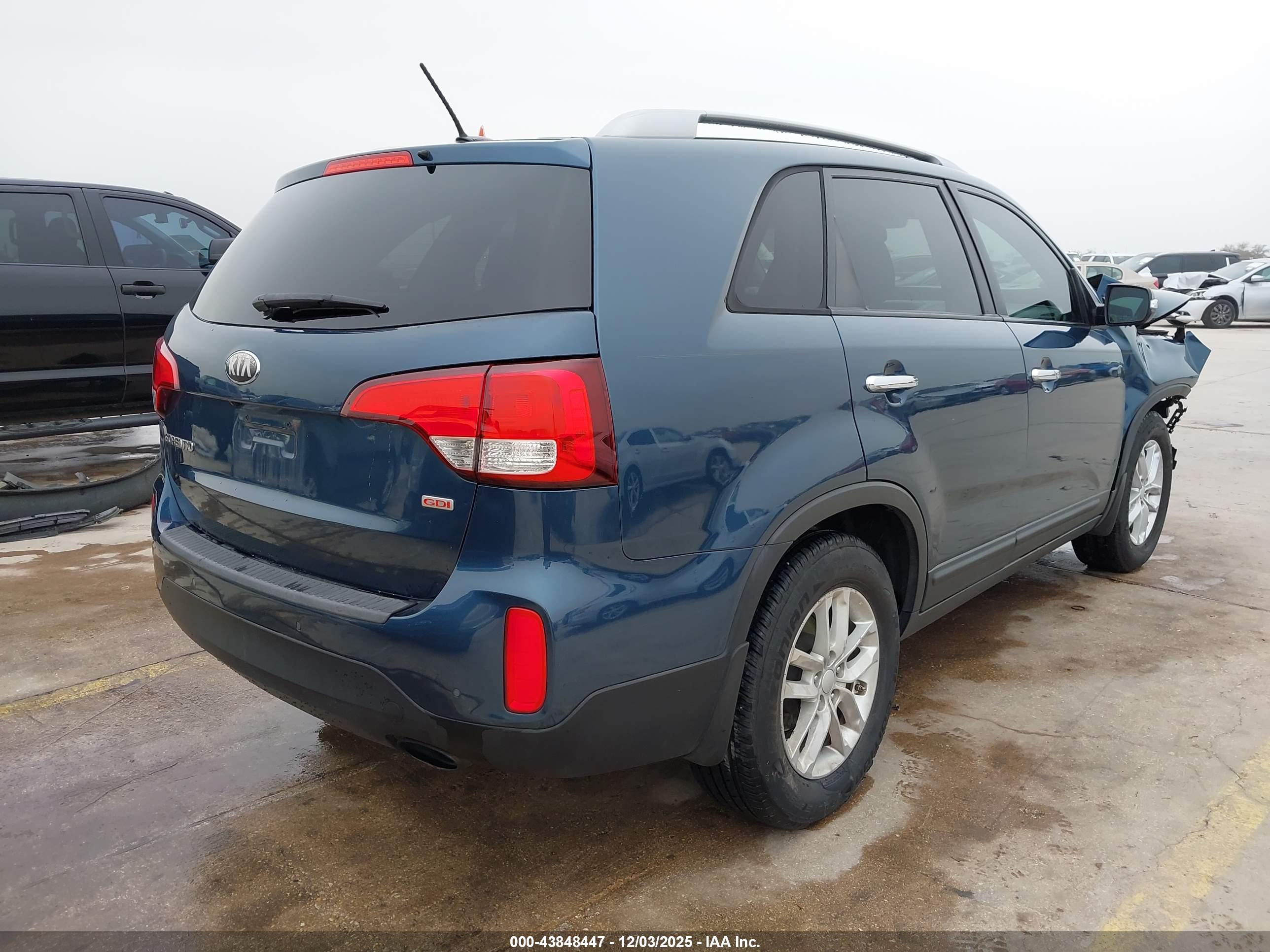KIA SORENTO image 4