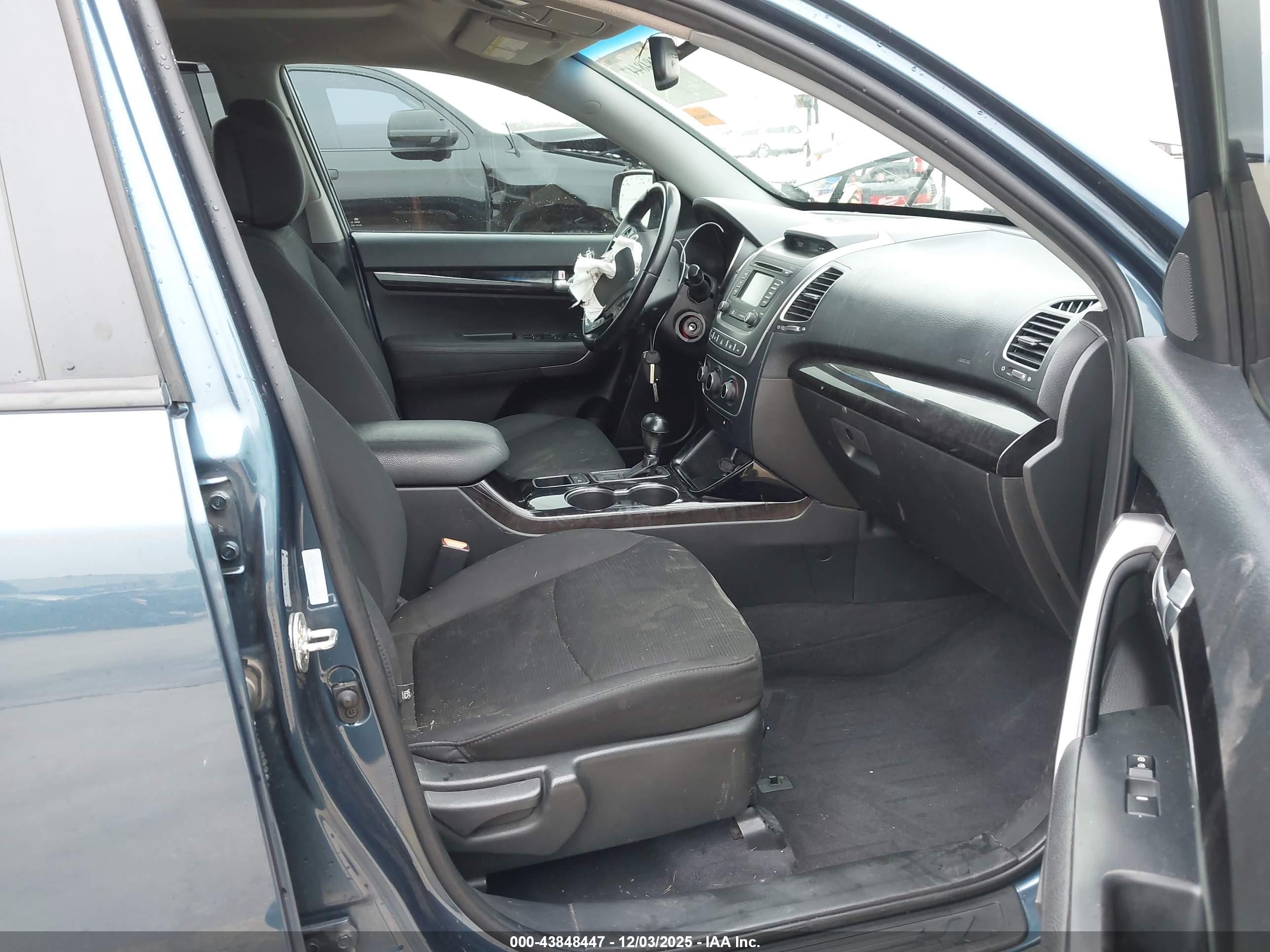 KIA SORENTO image 5