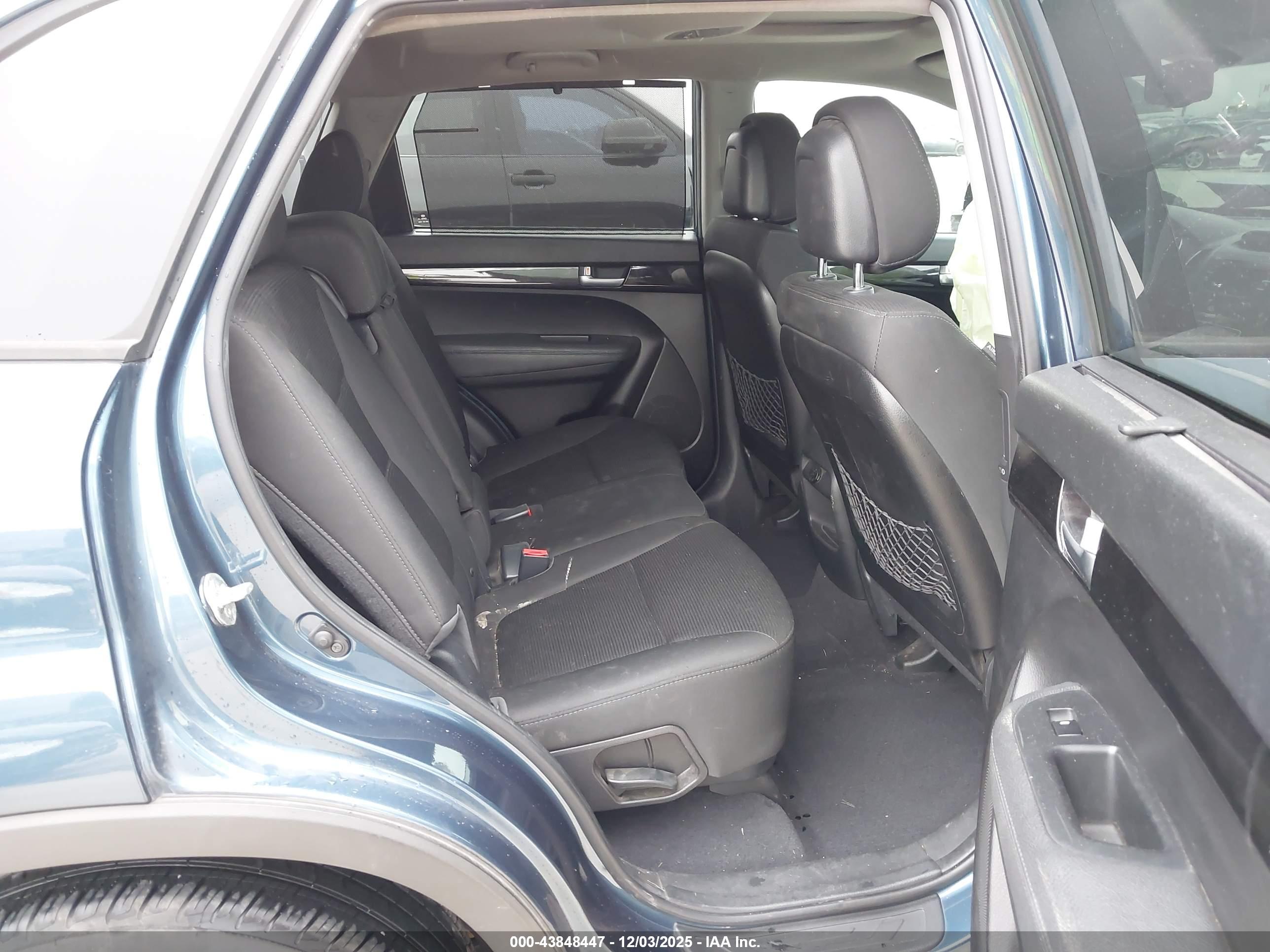 KIA SORENTO image 8