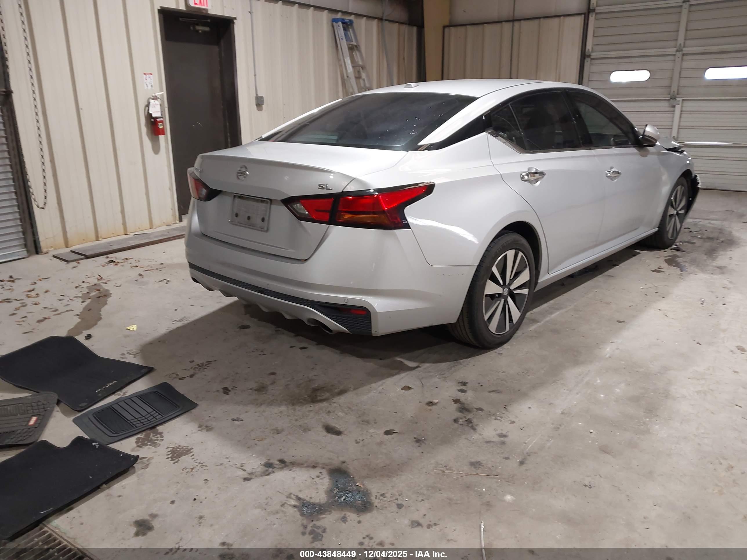 NISSAN ALTIMA image 4