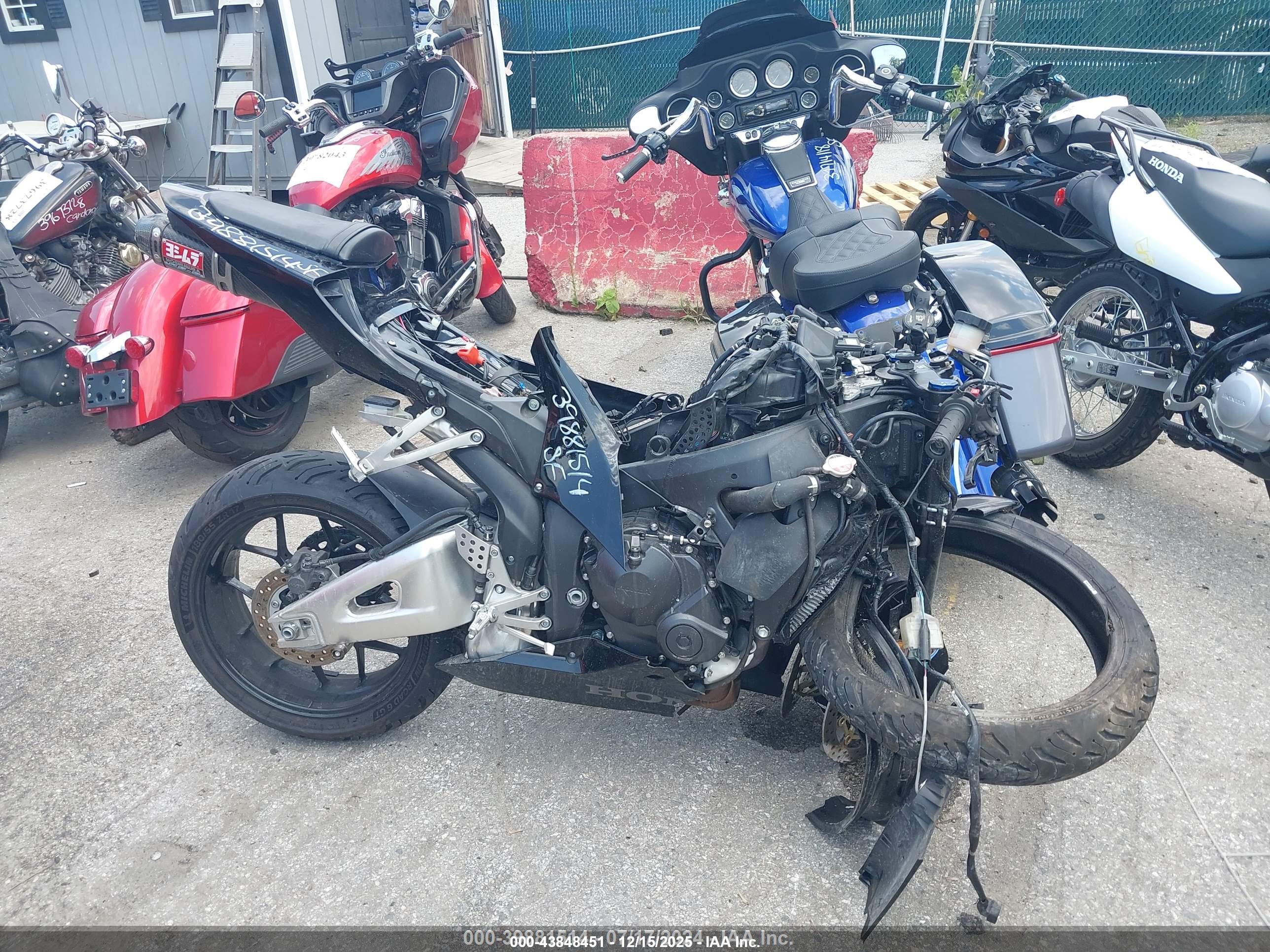 HONDA CBR600 image 4
