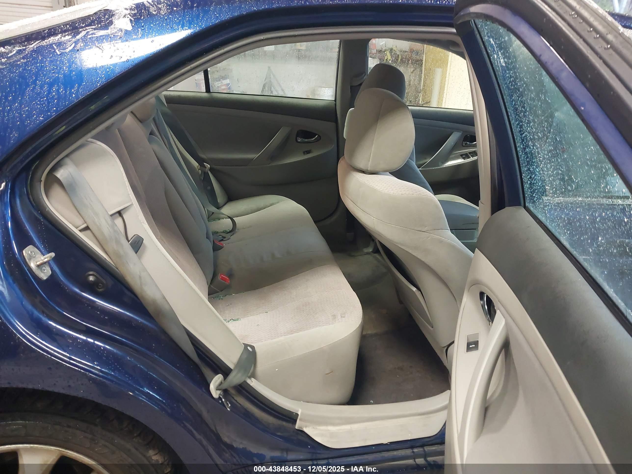 TOYOTA CAMRY image 8