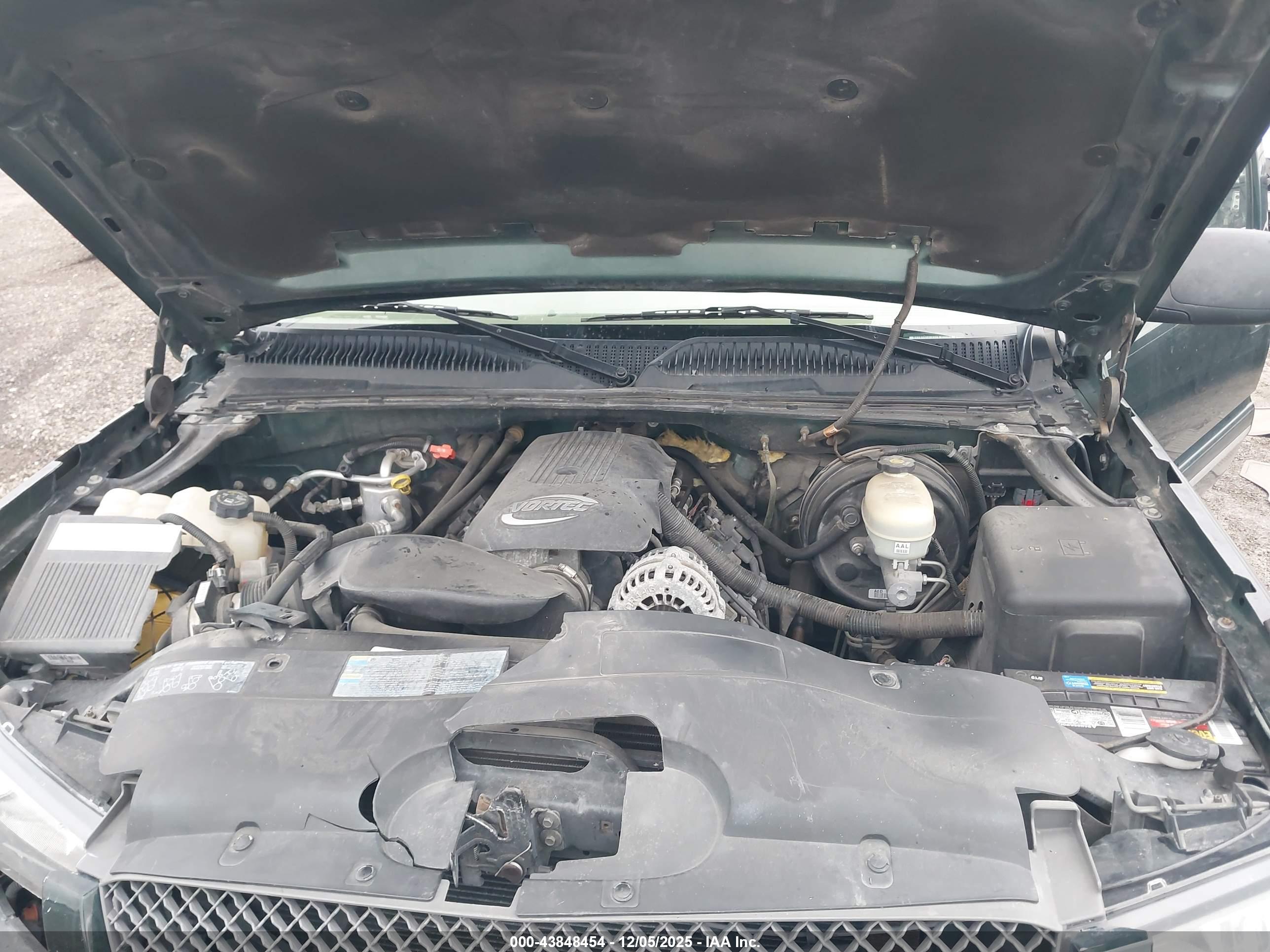 CHEVROLET SILVERADO image 10
