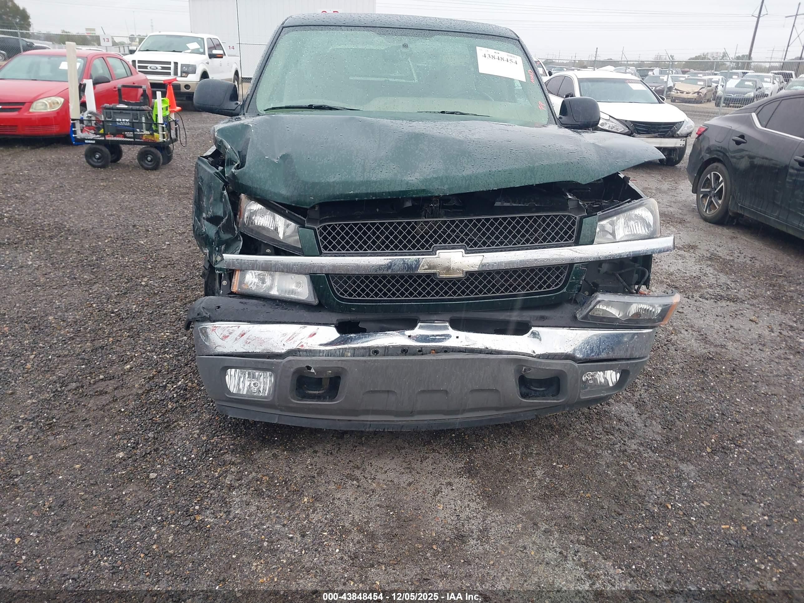 CHEVROLET SILVERADO image 6