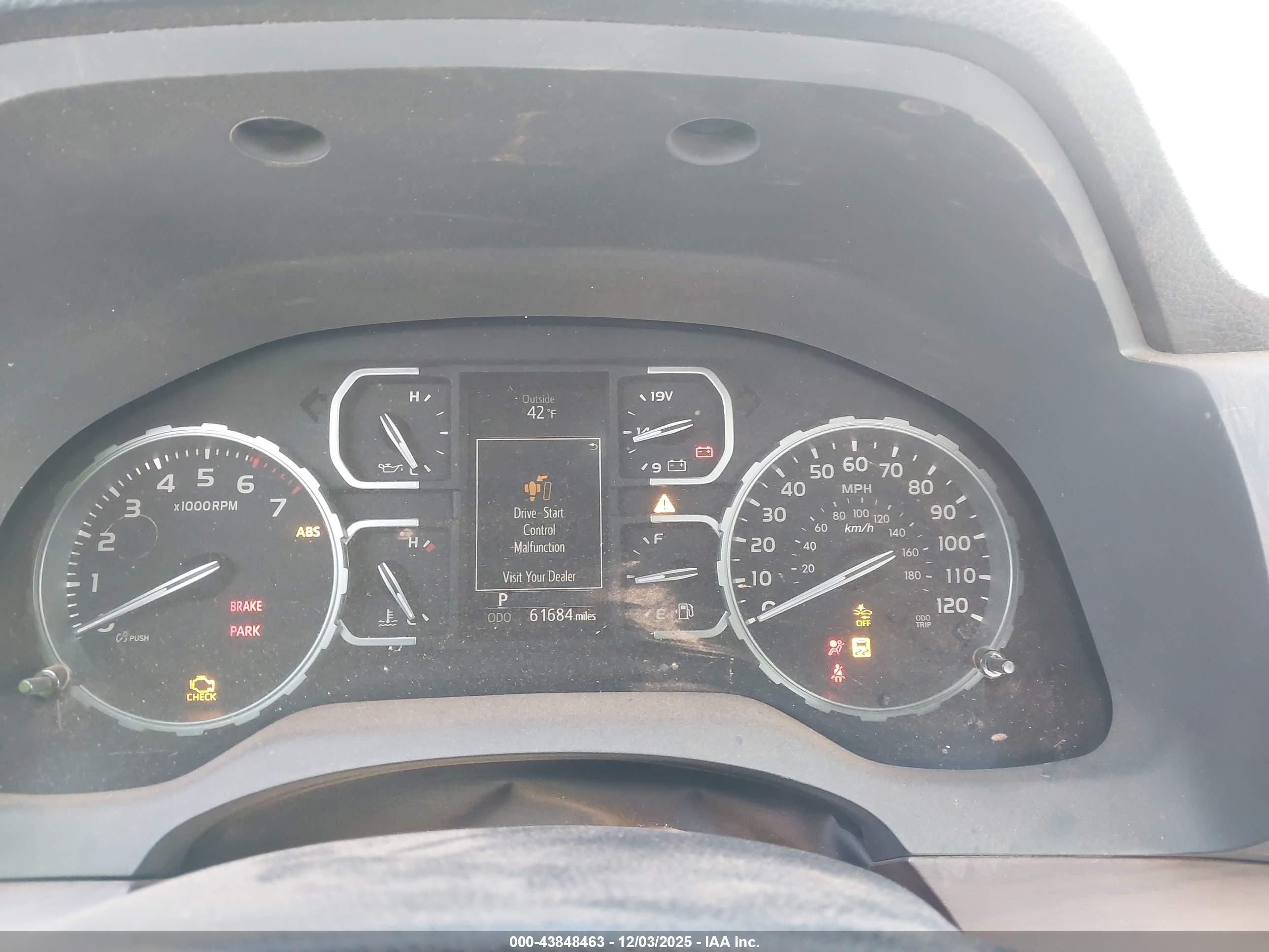TOYOTA TUNDRA image 7