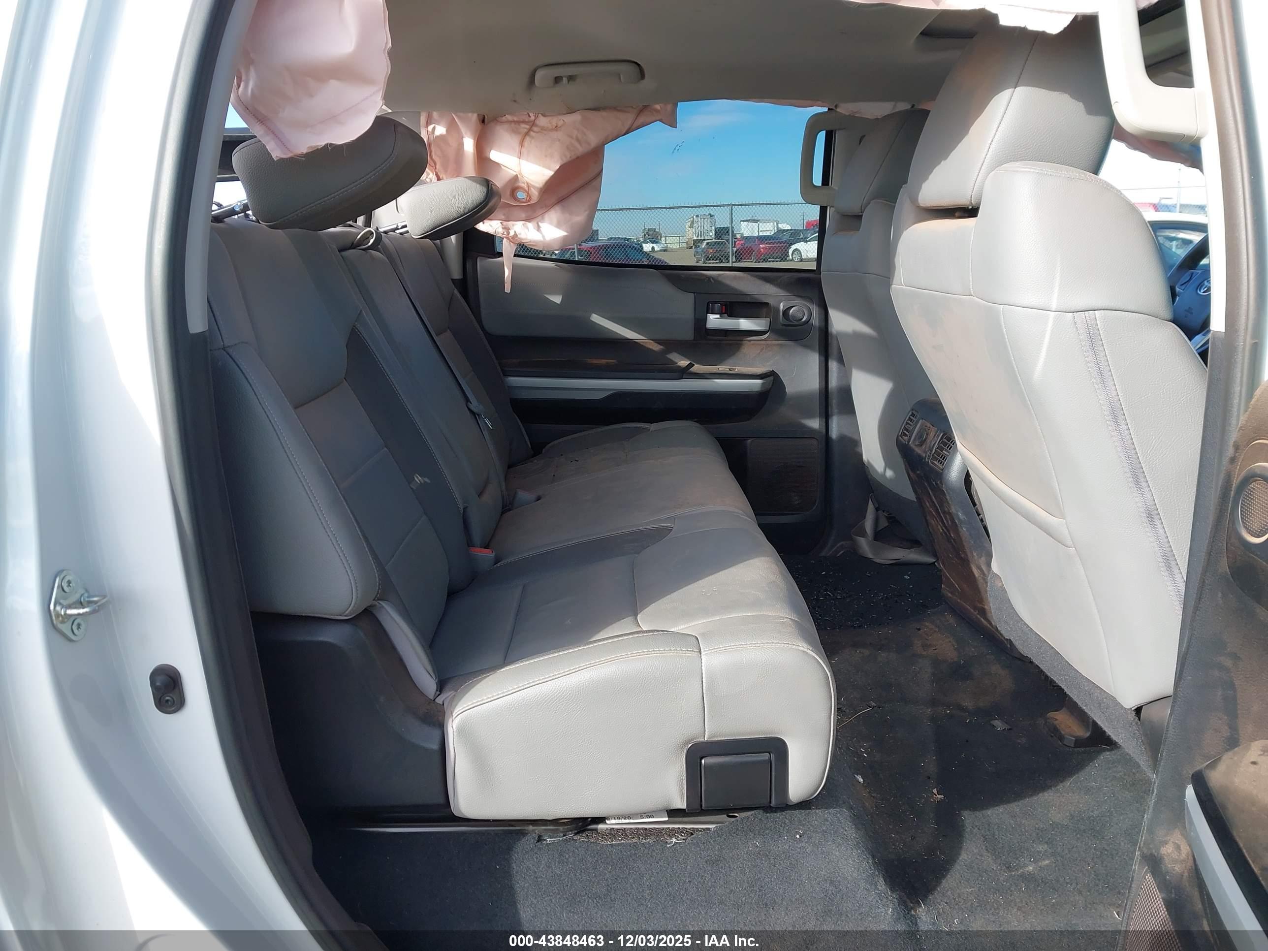 TOYOTA TUNDRA image 8
