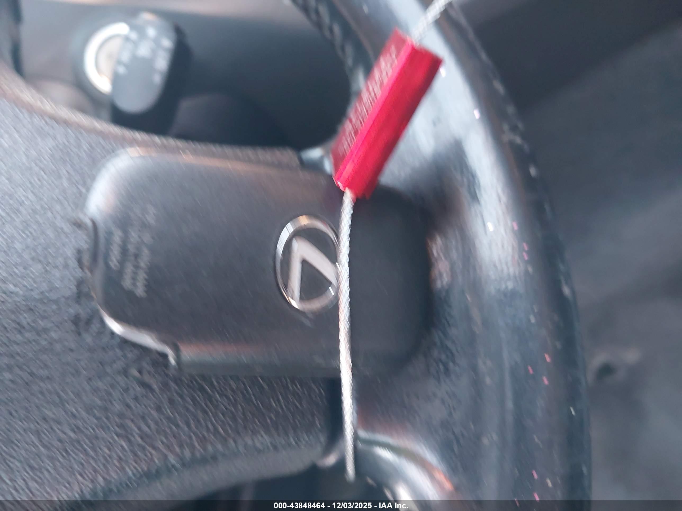 LEXUS IS image 11