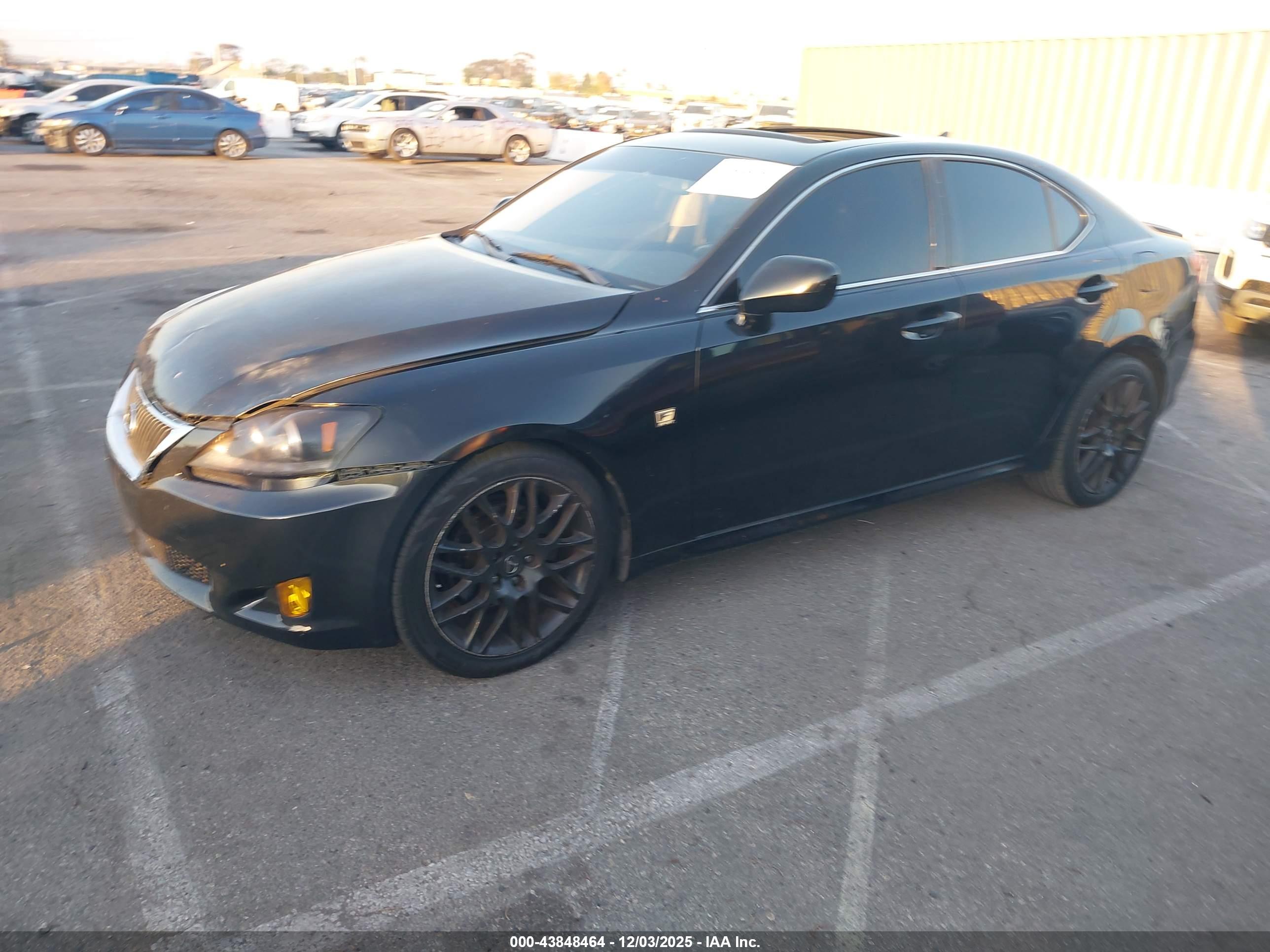LEXUS IS image 2