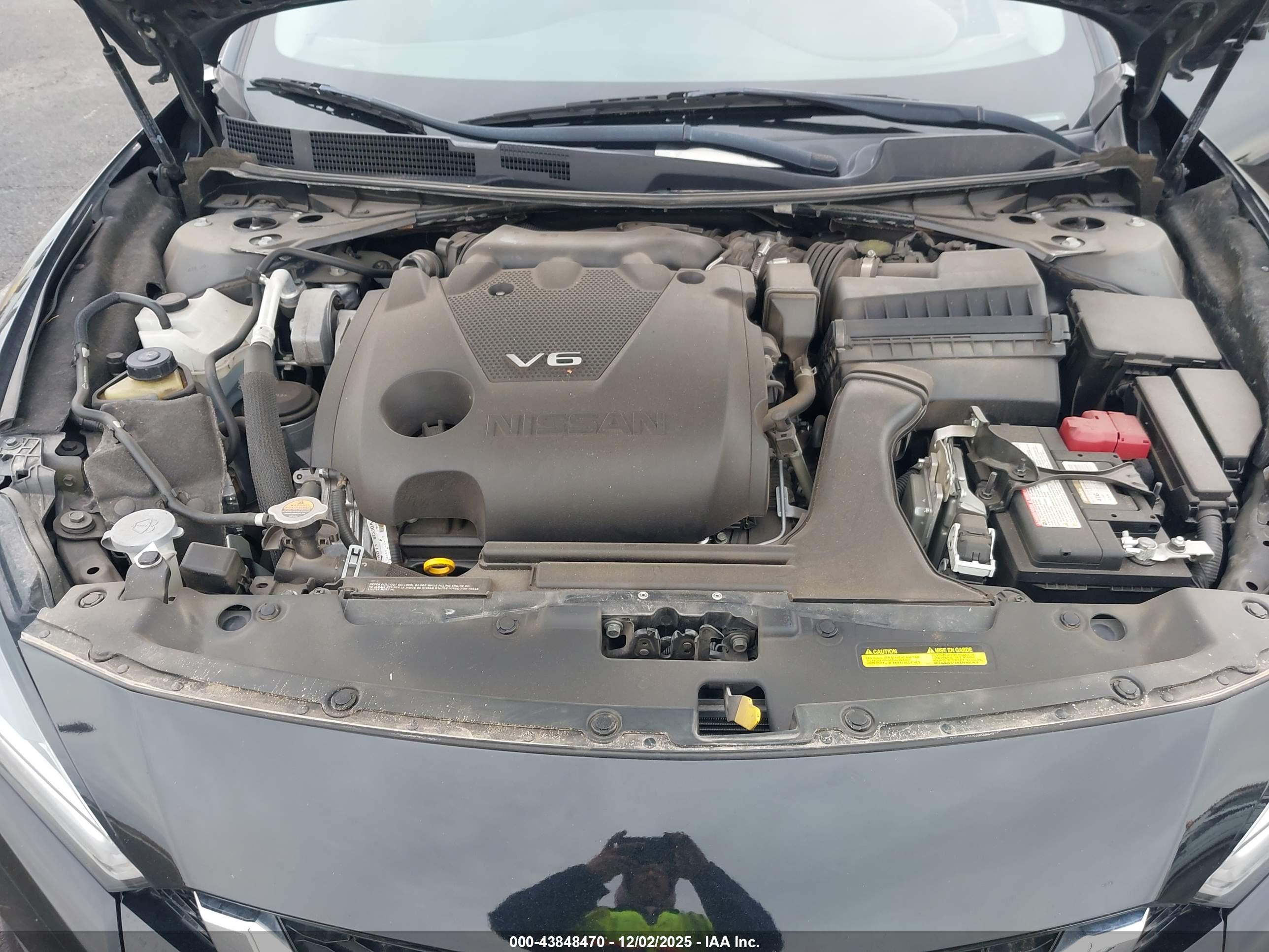 NISSAN MAXIMA image 10