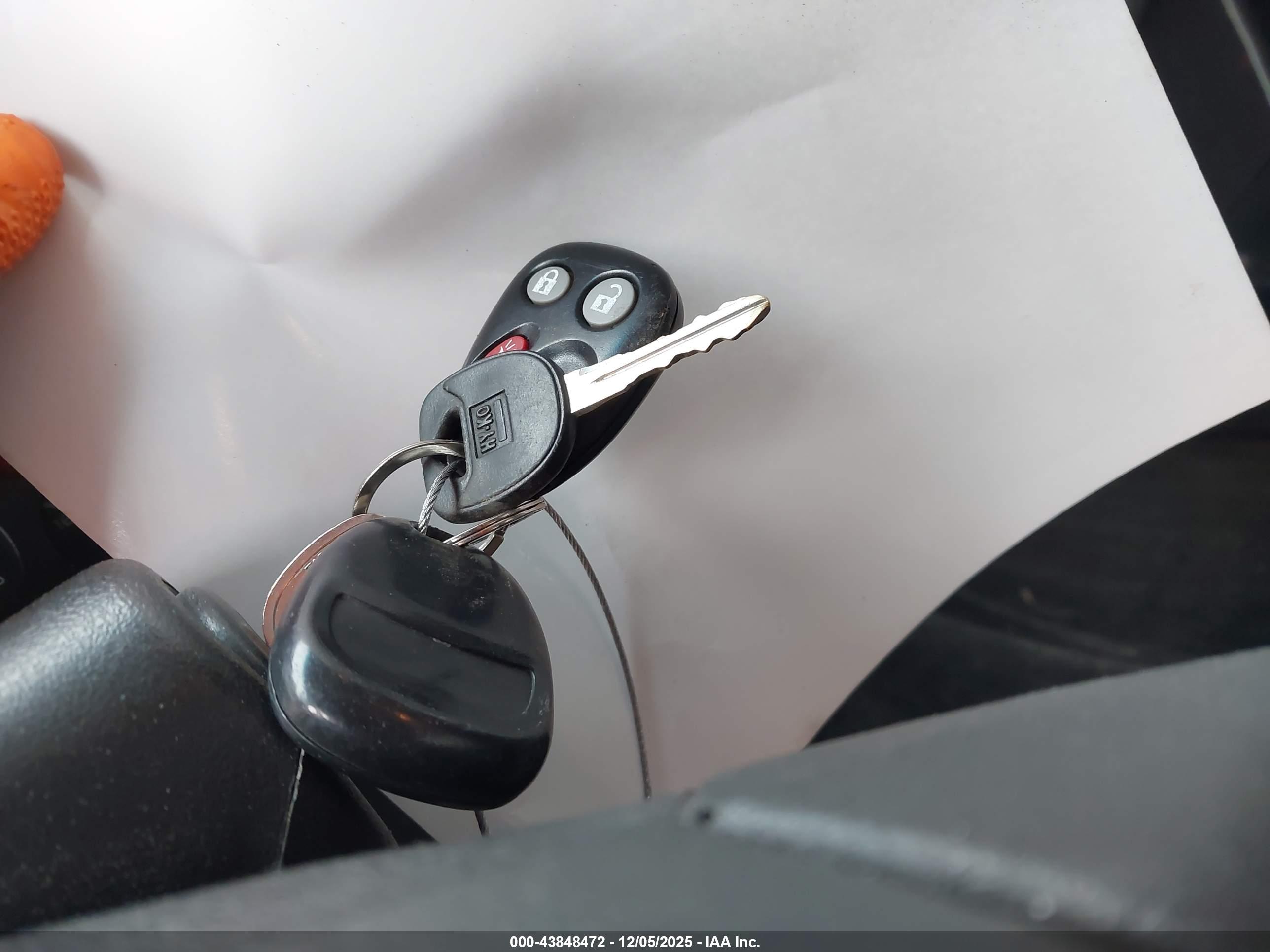 CHEVROLET SILVERADO image 11