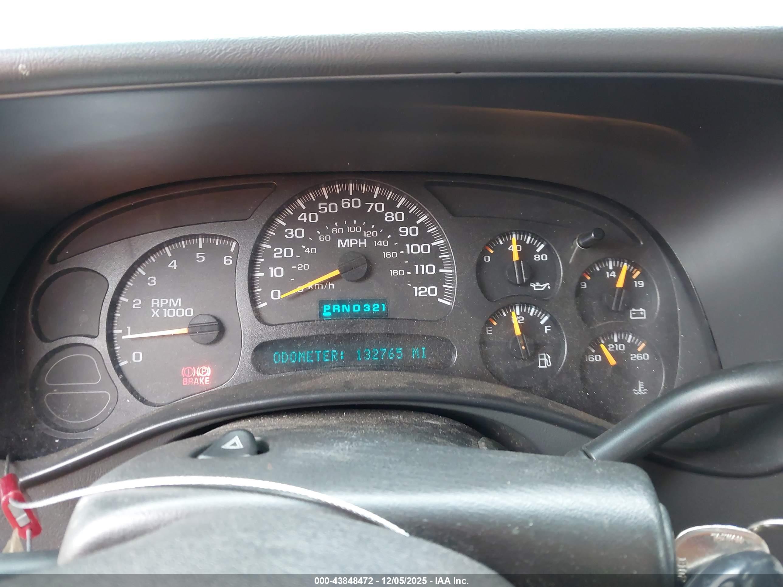 CHEVROLET SILVERADO image 7