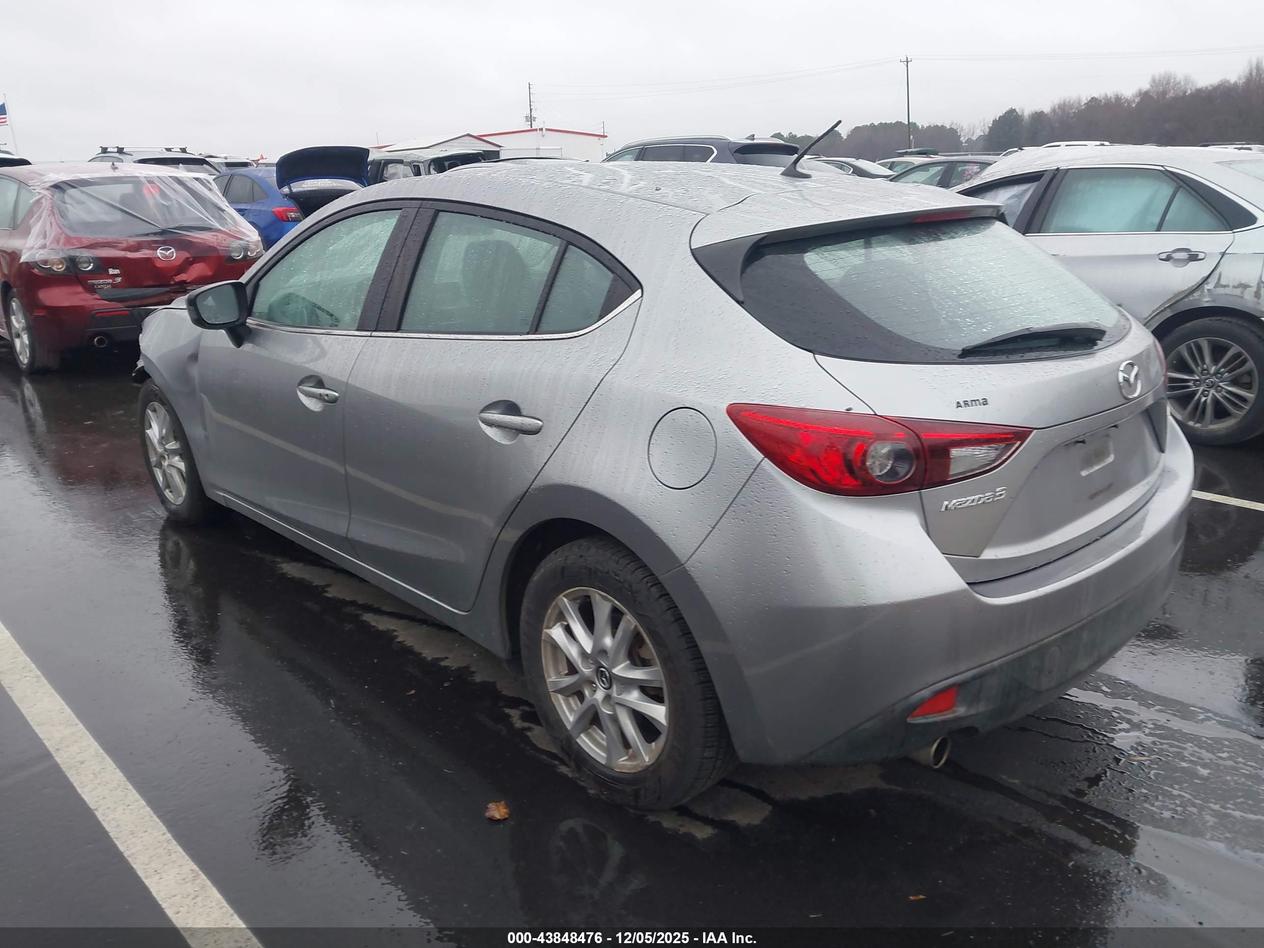 MAZDA MAZDA3 image 3