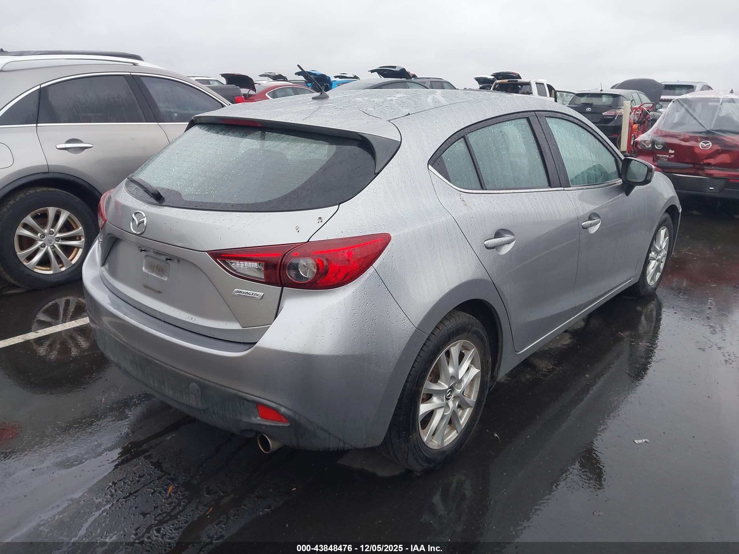 MAZDA MAZDA3 image 4