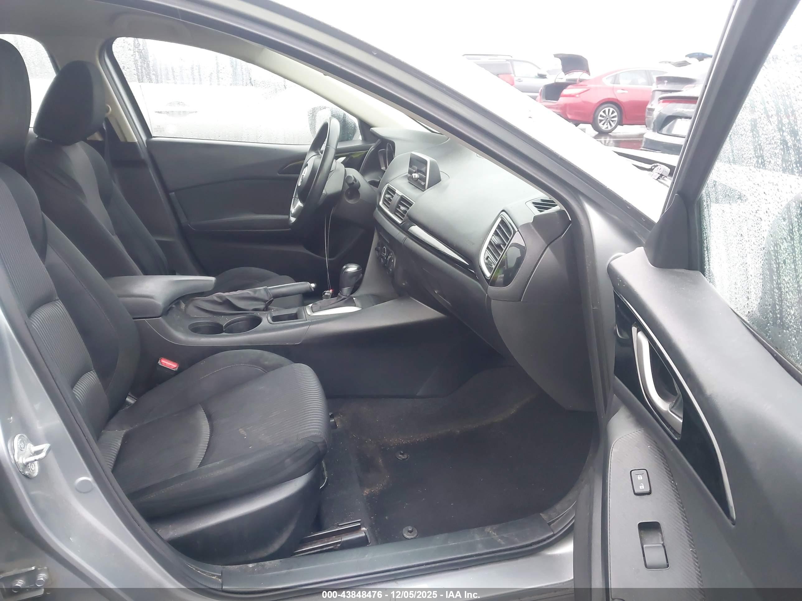 MAZDA MAZDA3 image 5