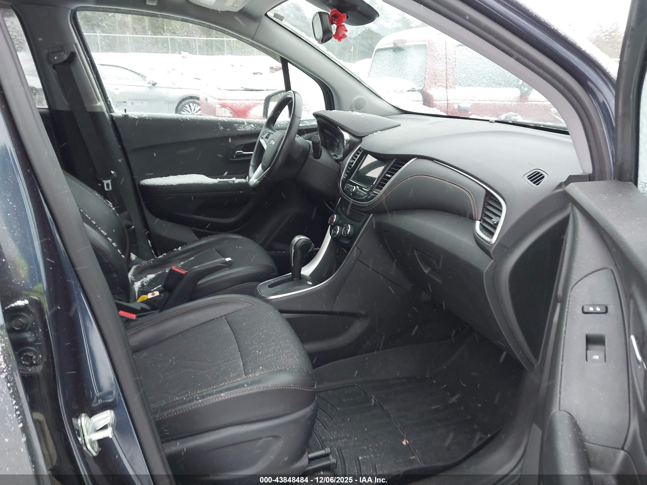 CHEVROLET TRAX image 5