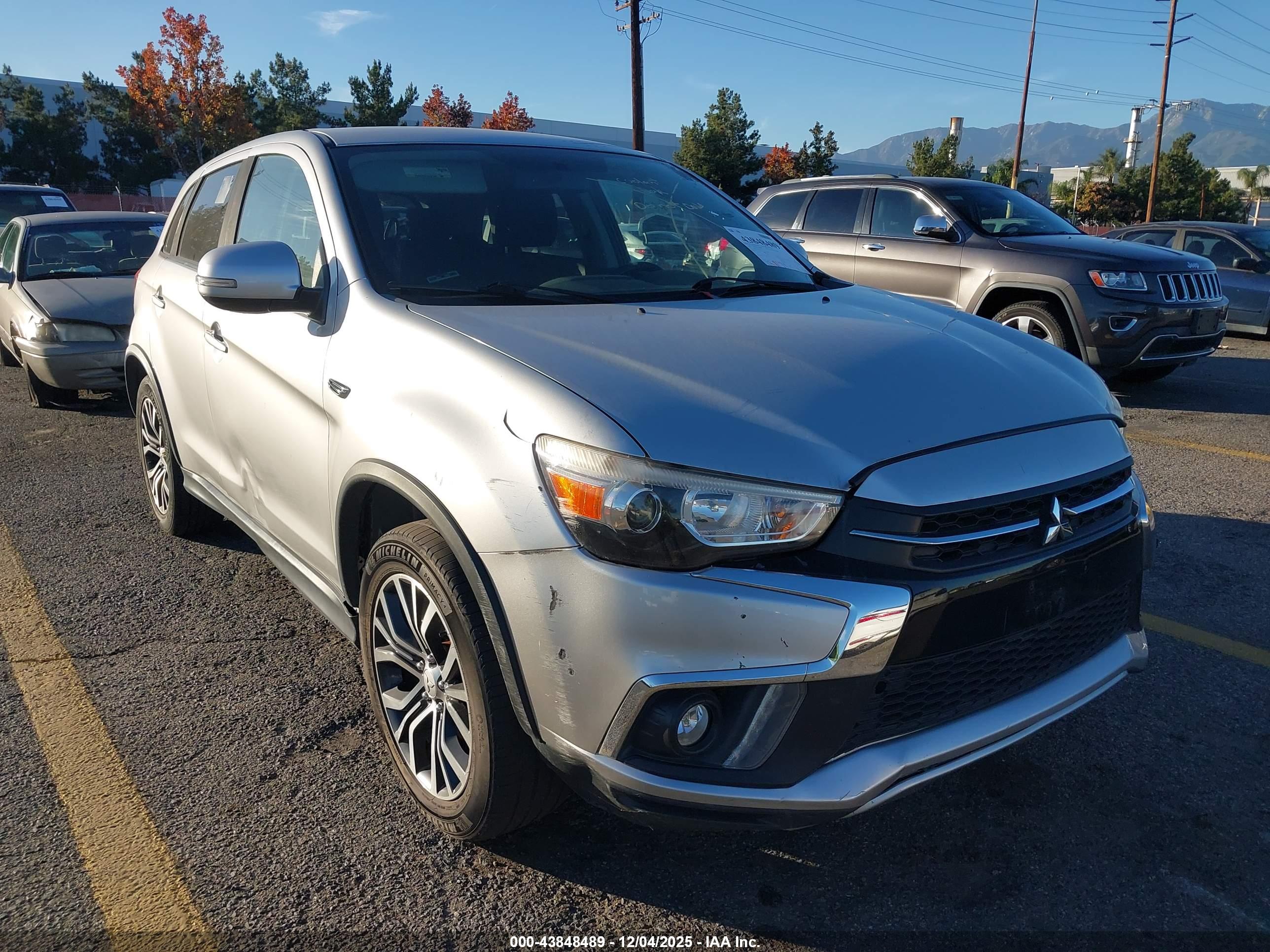 MITSUBISHI OUTLANDER image 6