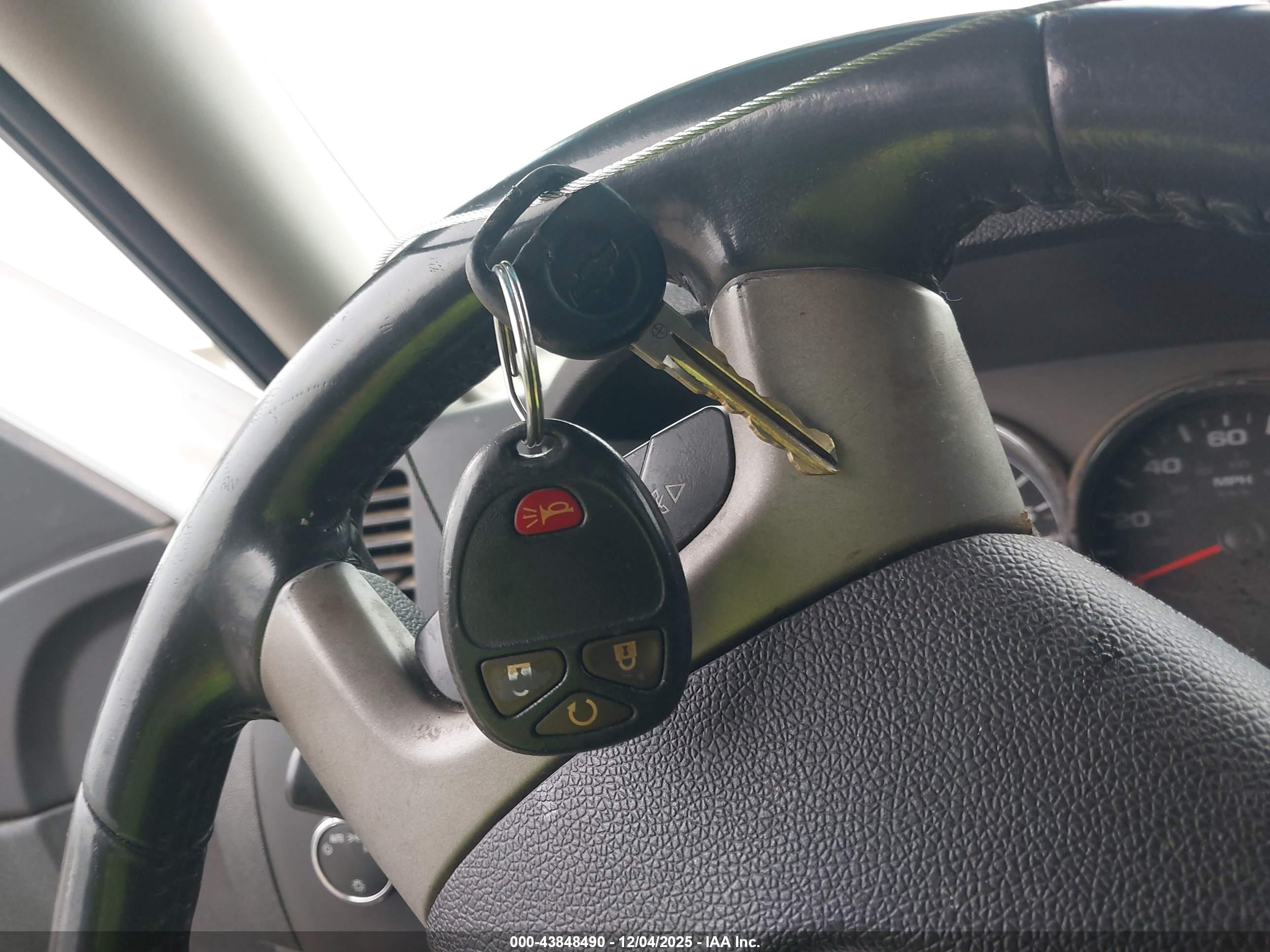 CHEVROLET SILVERADO image 11