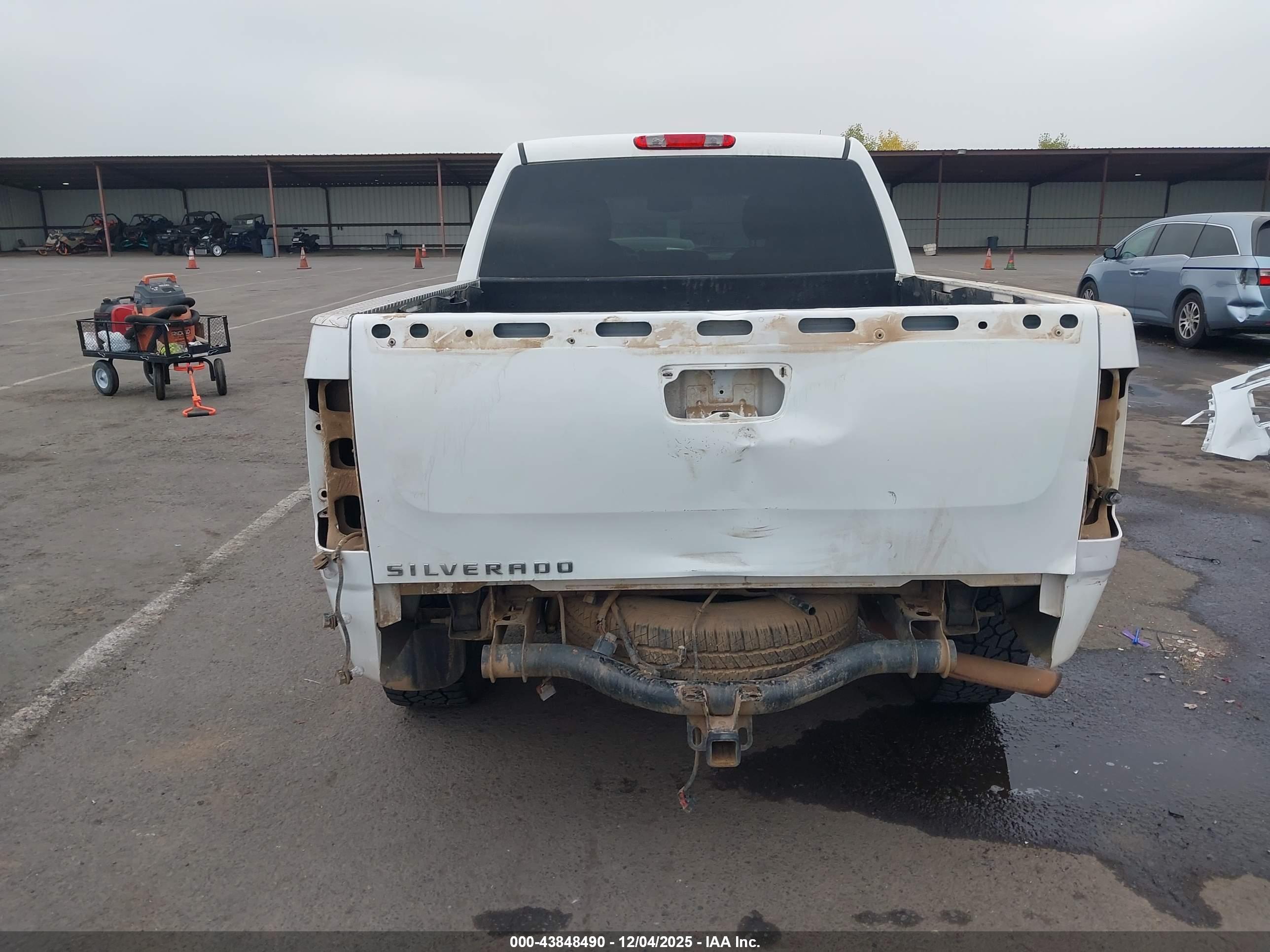 CHEVROLET SILVERADO image 6